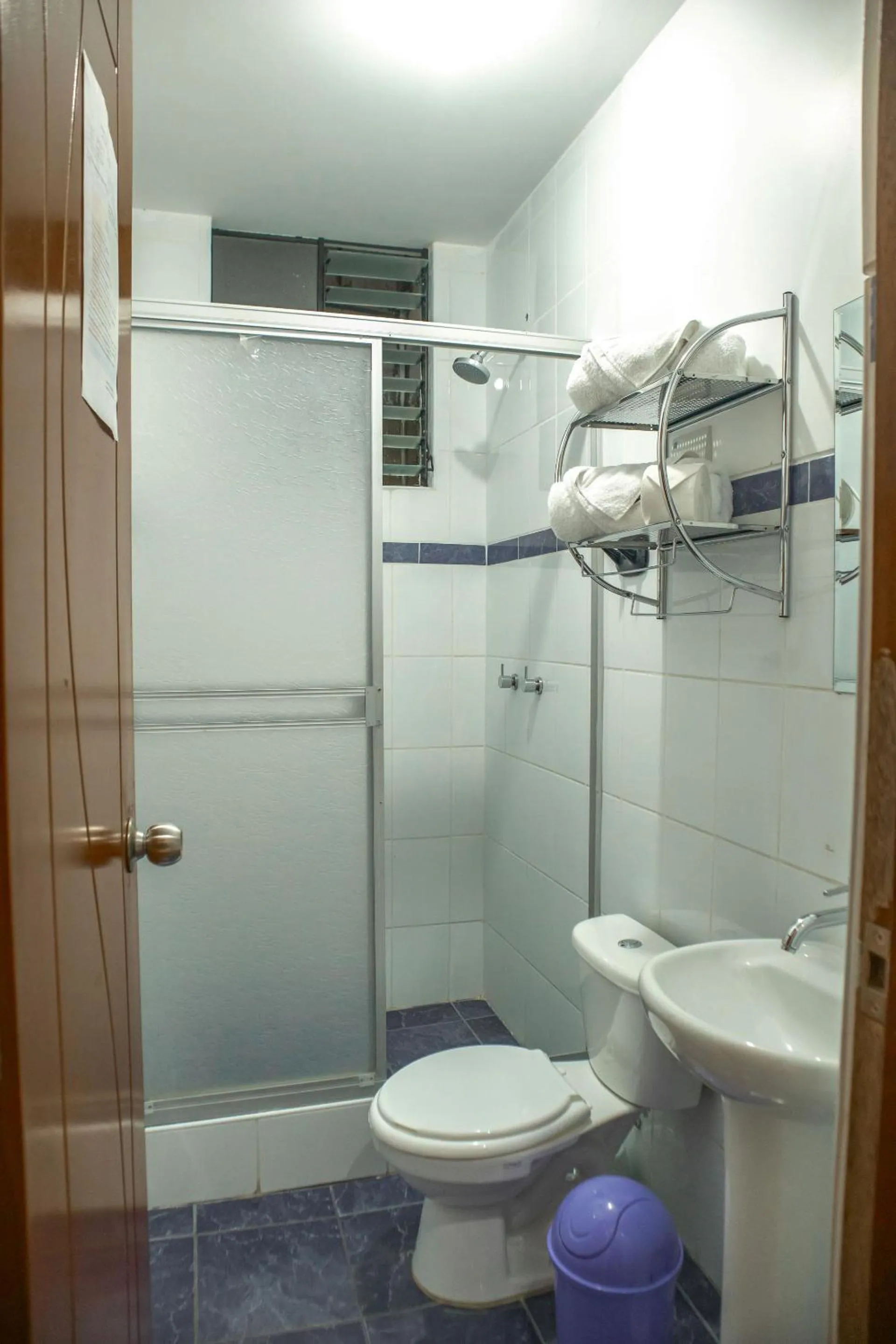 Bathroom in Hotel Del Prado Hometown