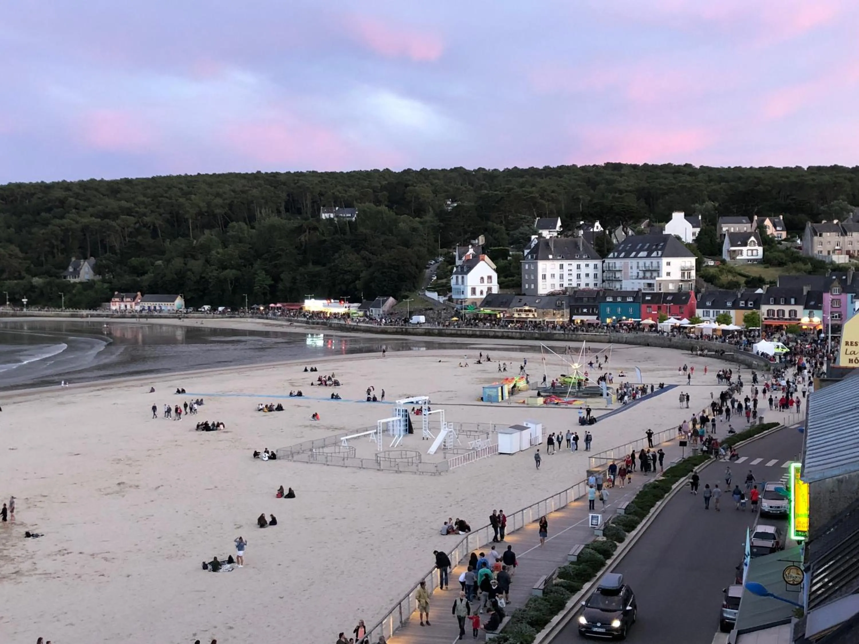 Evening entertainment in L'Imprenable vue mer