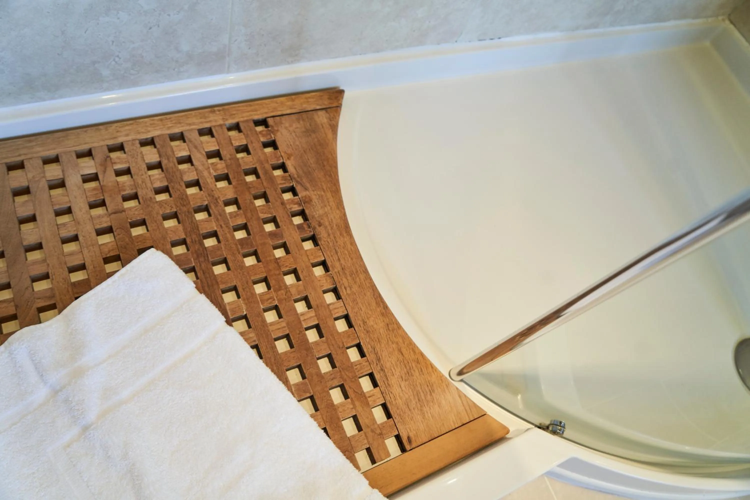 Shower in Quilt and Croissants Guest House