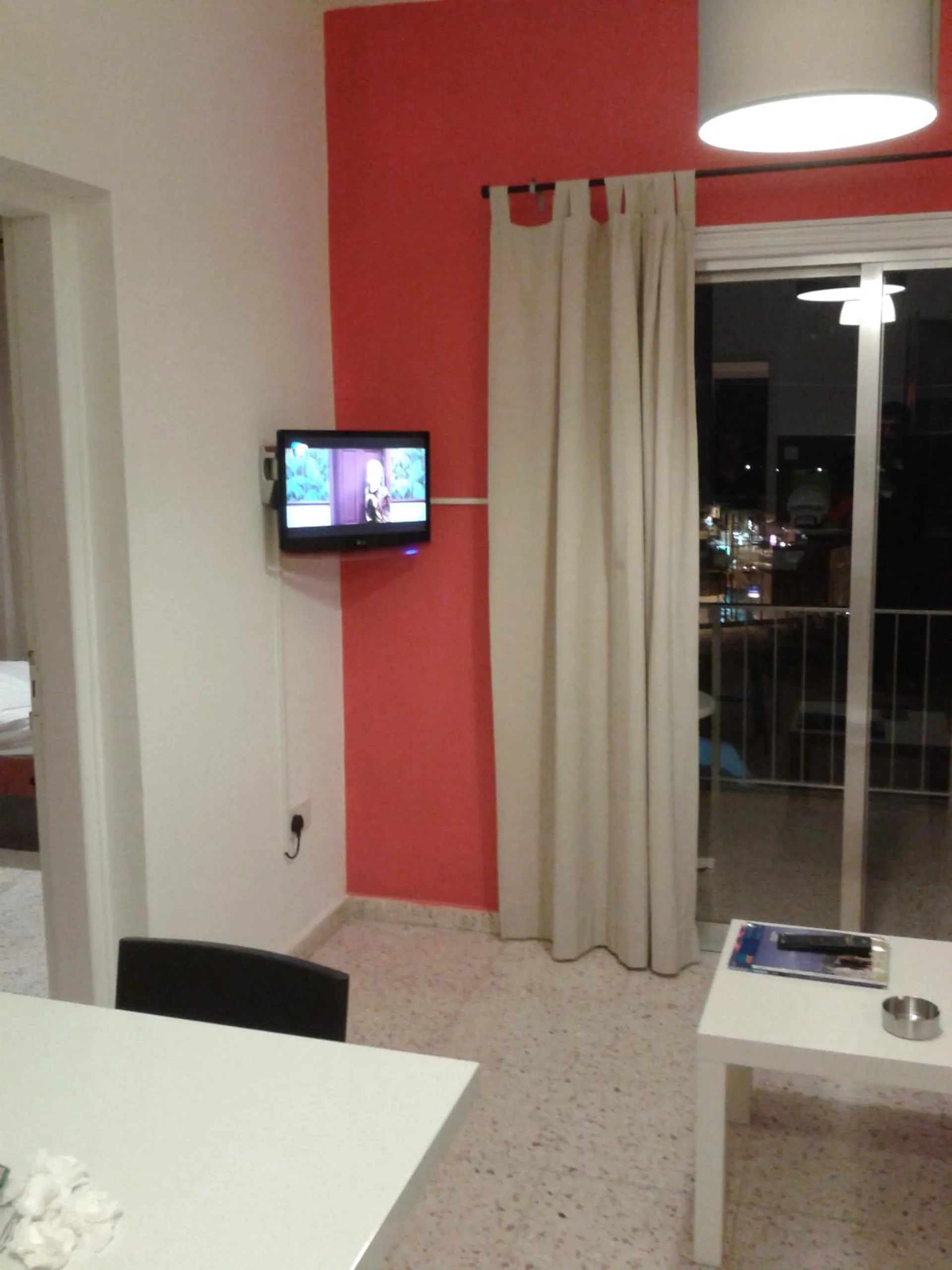 TV and multimedia in Elenapa Holiday Apartments
