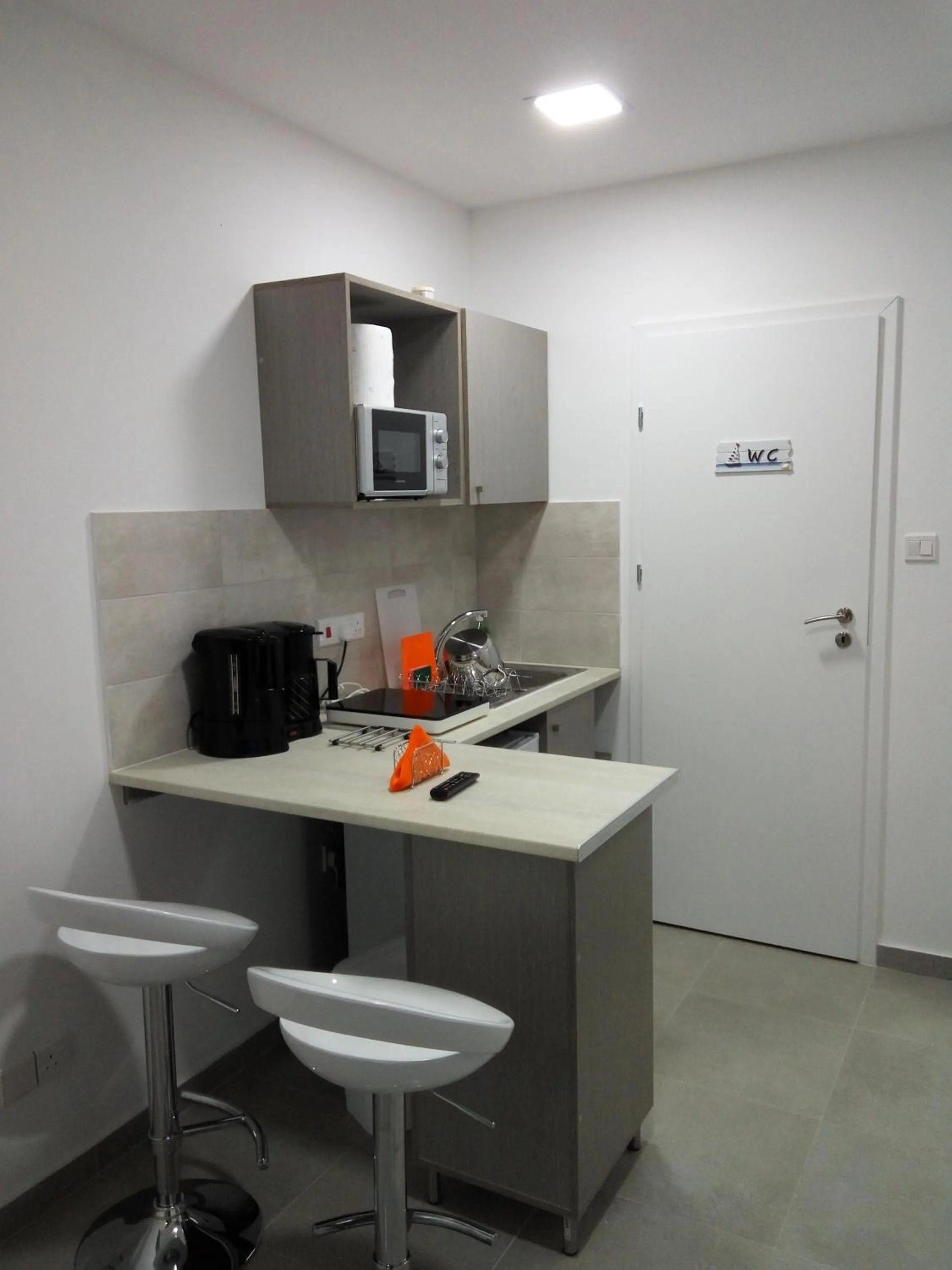 Kitchen or kitchenette in Elenapa Holiday Apartments
