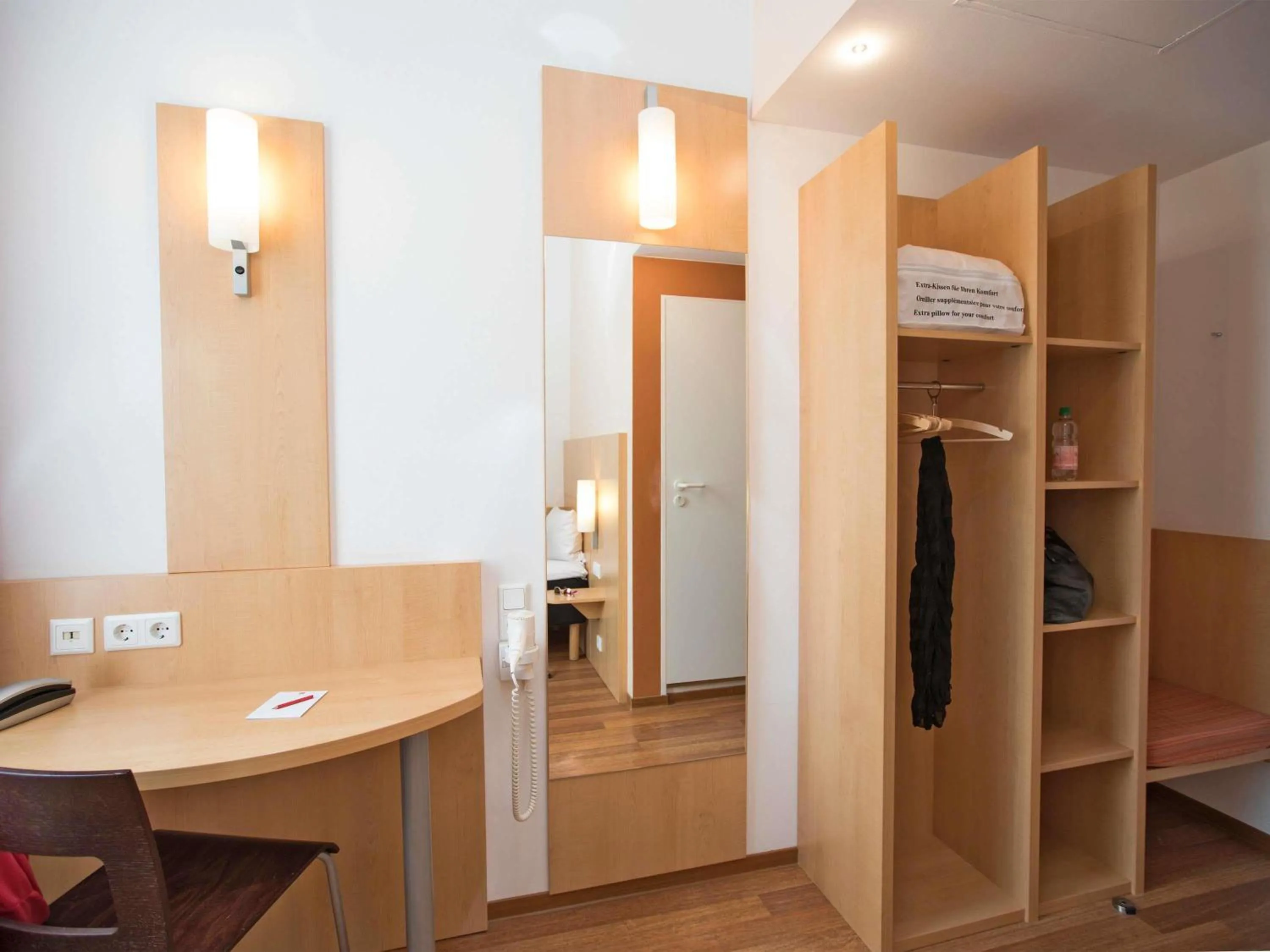 Bedroom in ibis Berlin City Süd