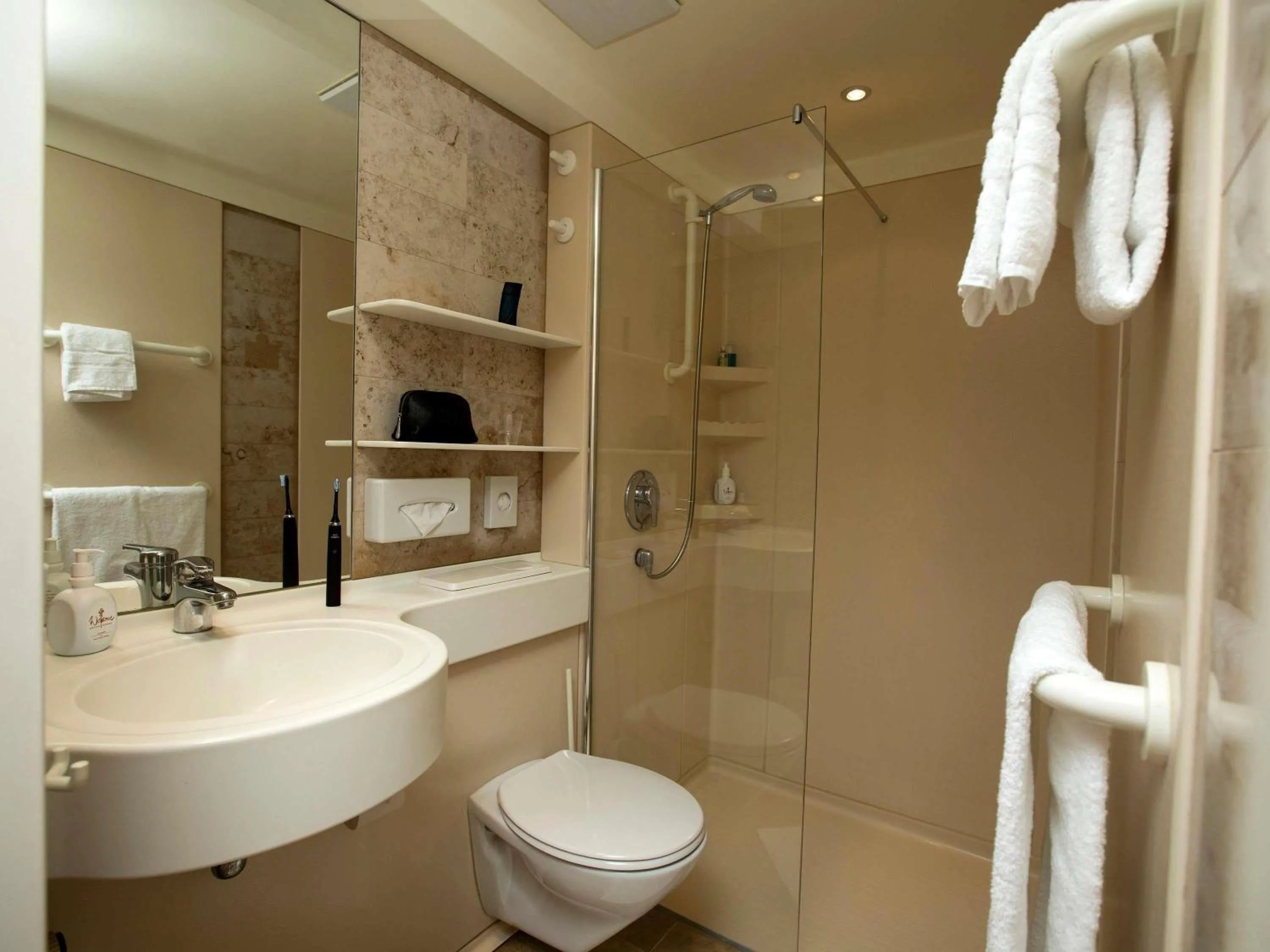 Bedroom in ibis Berlin City Süd