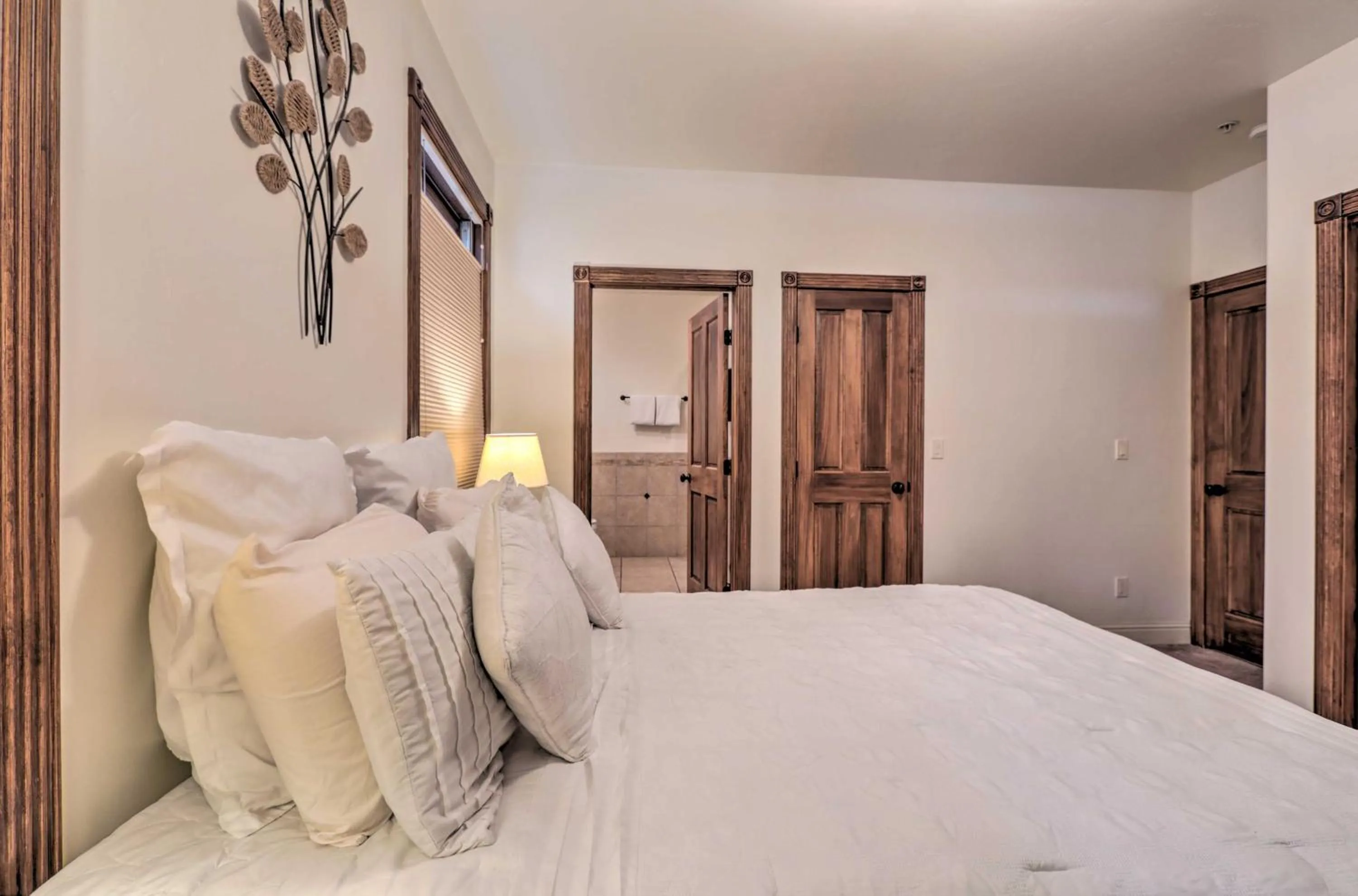 Bed in Cozy Central Glenwood Springs Condo with 2 Decks!