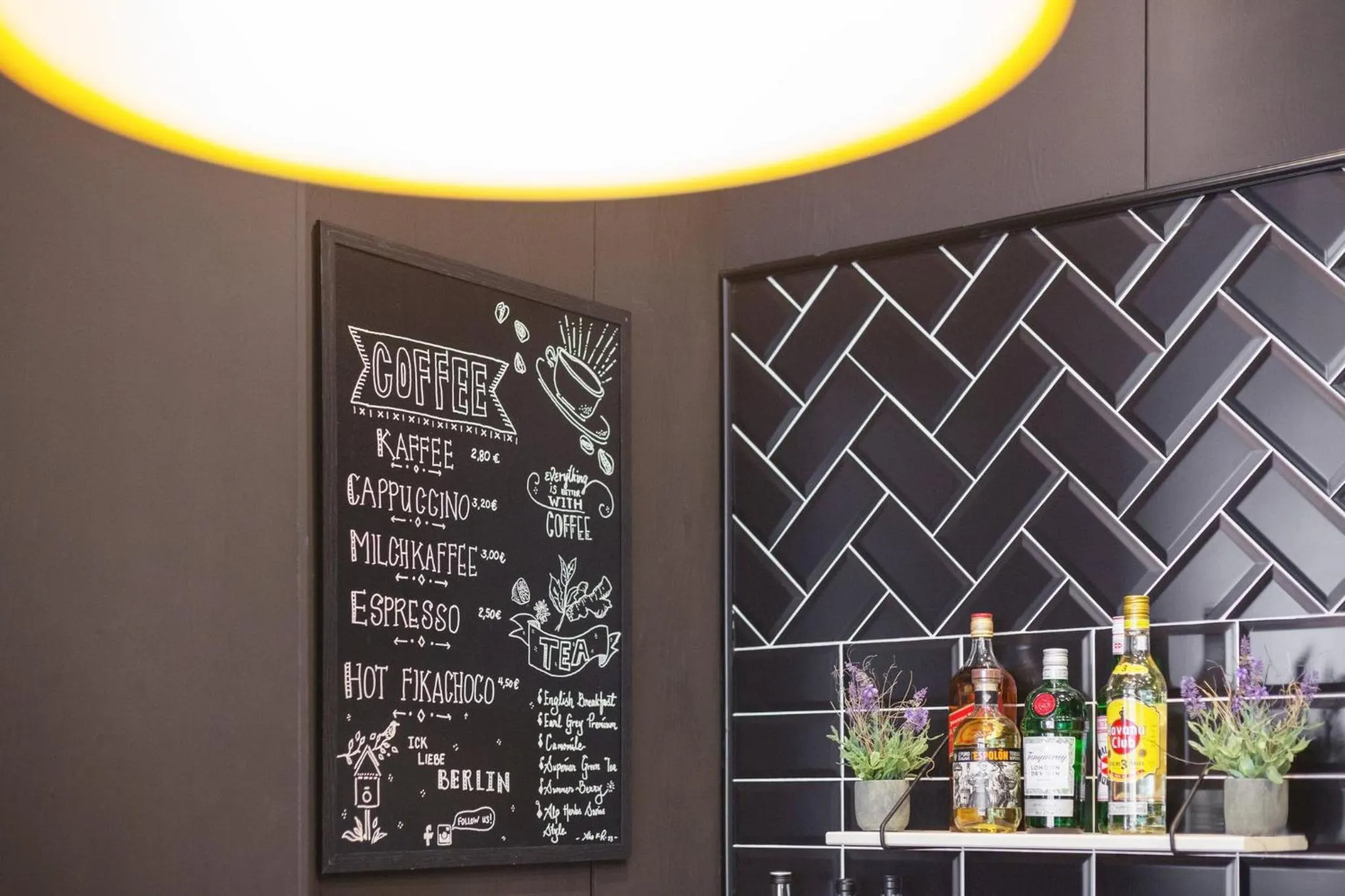 Lounge or bar in Garner Hotel Berlin - Ku'Damm by IHG