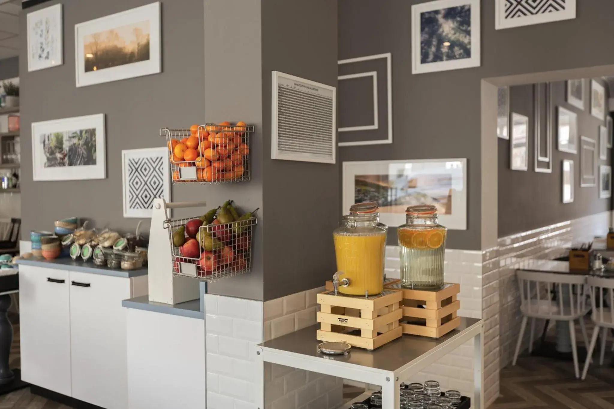 Restaurant/places to eat in Yggotel Ravn Restaurant/places to eat in Yggotel Ravn