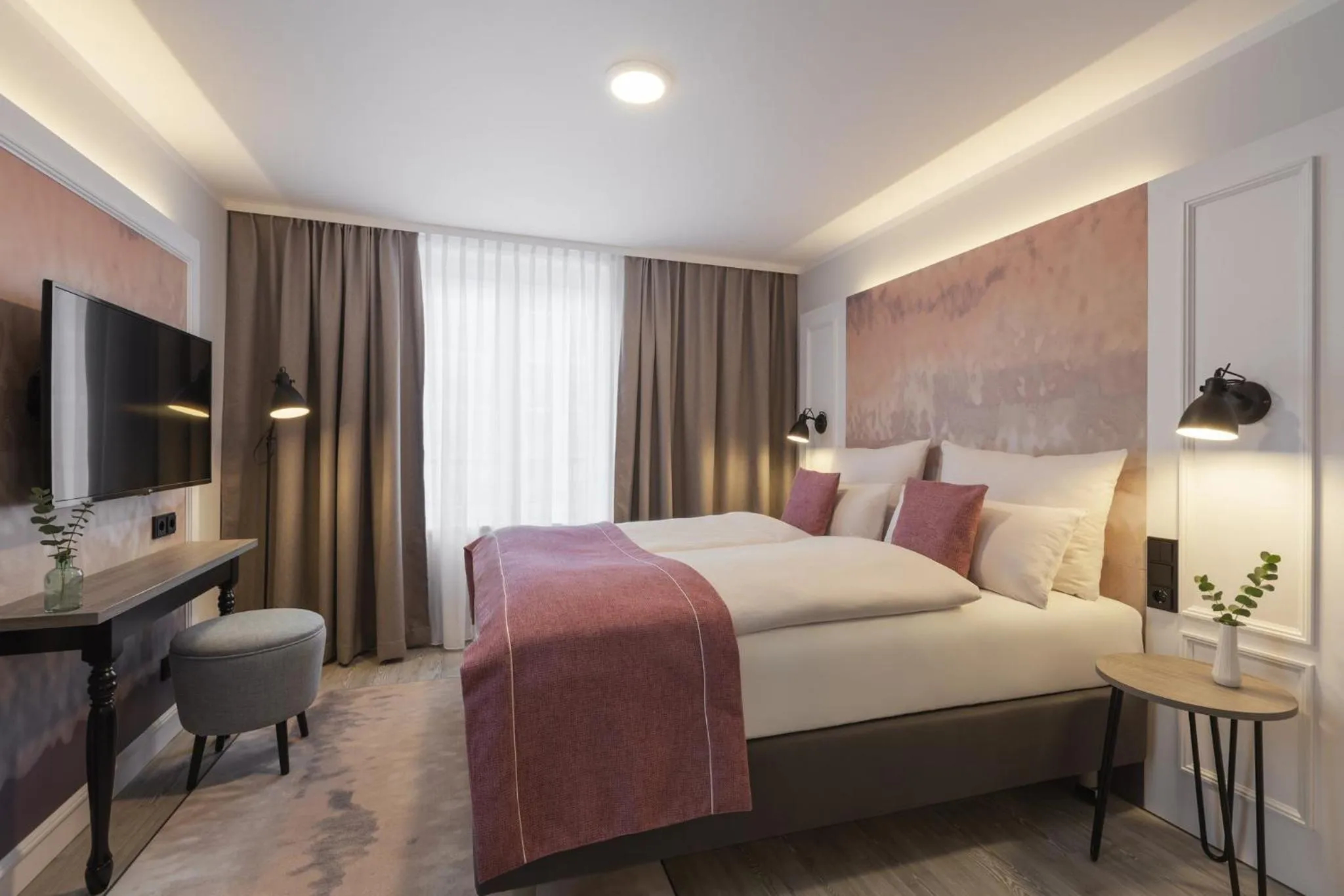 Photo of the whole room, Bed in Yggotel Ravn