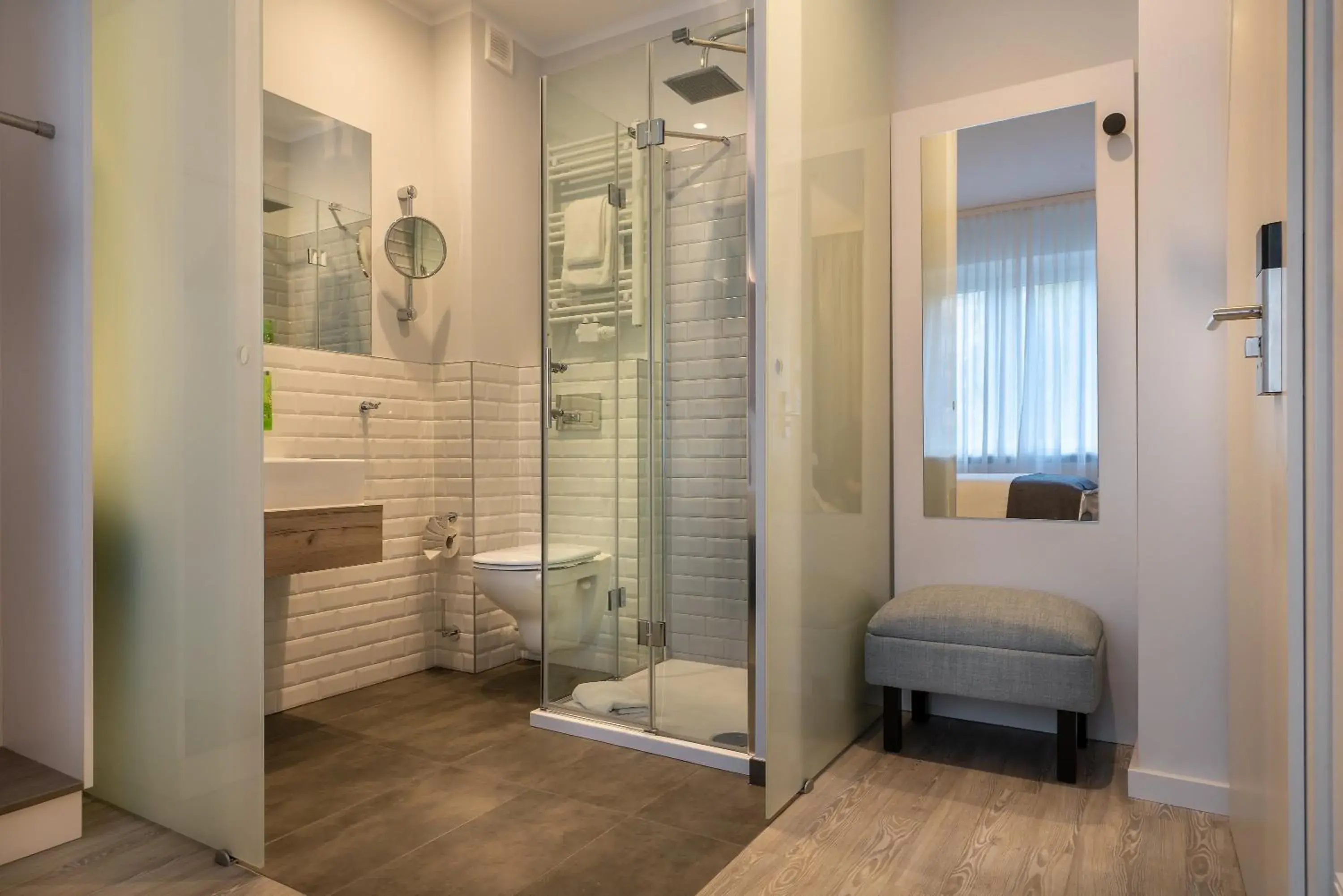 Photo of the whole room in Garner Hotel Berlin - Wilmersdorf by IHG Photo of the whole room in Garner Hotel Berlin - Wilmersdorf by IHG