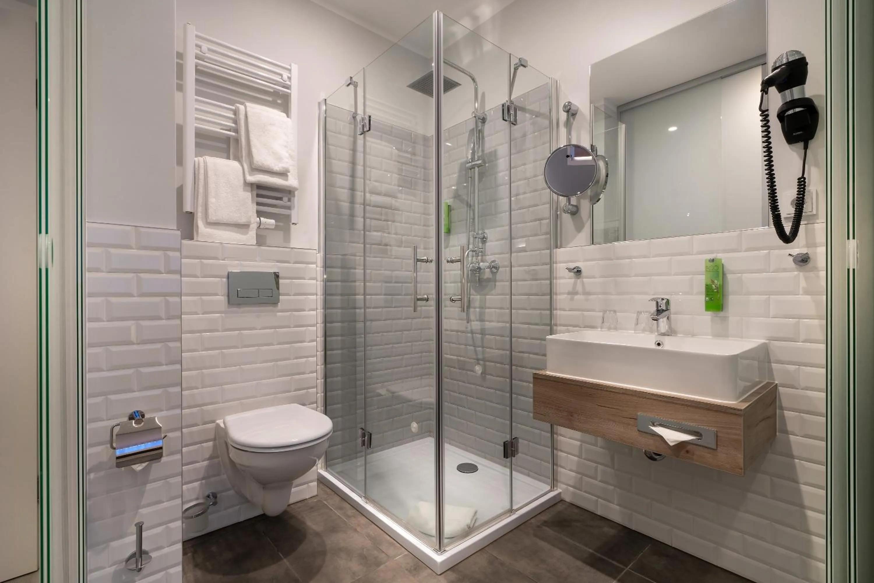 Photo of the whole room in Garner Hotel Berlin - Wilmersdorf by IHG