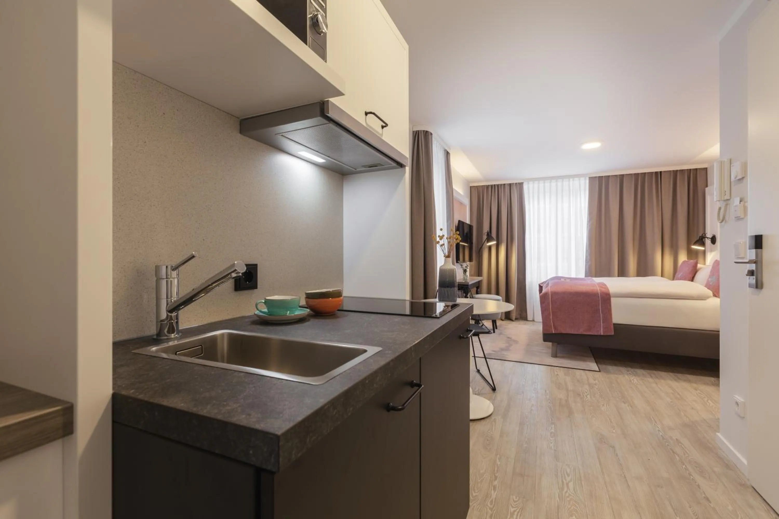 Kitchen or kitchenette, Bed in Yggotel Ravn