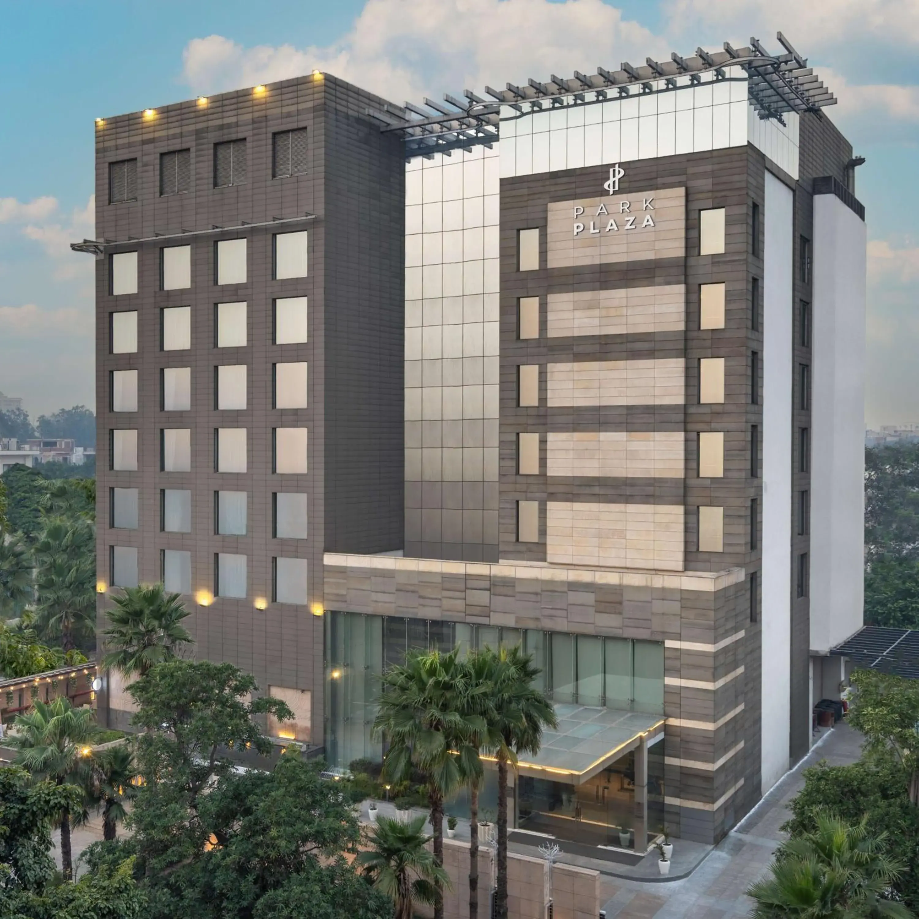 Property building in Park Plaza Faridabad Property building in Park Plaza Faridabad