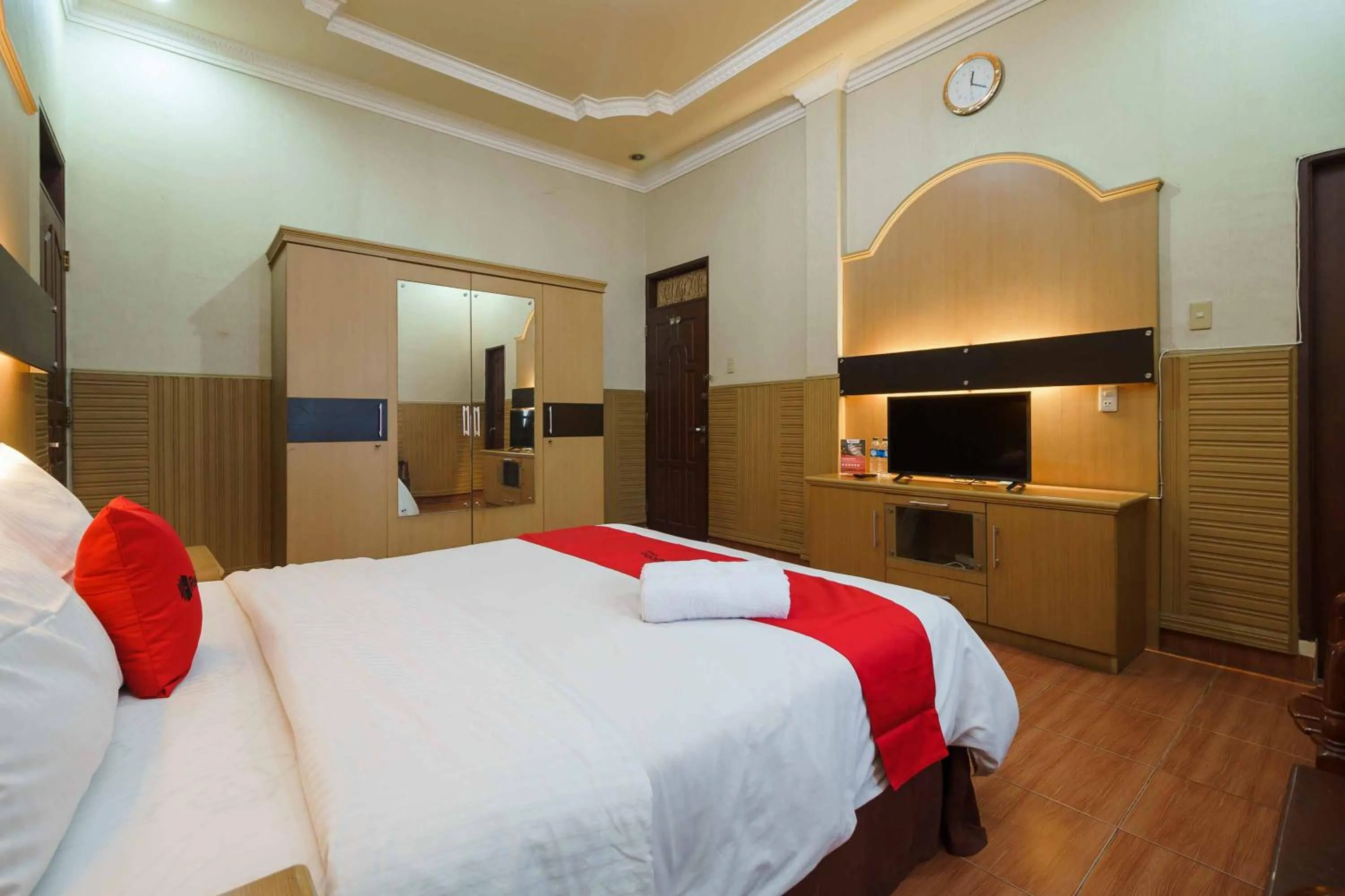 Bed in RedDoorz near RS Harapan Pematang Siantar