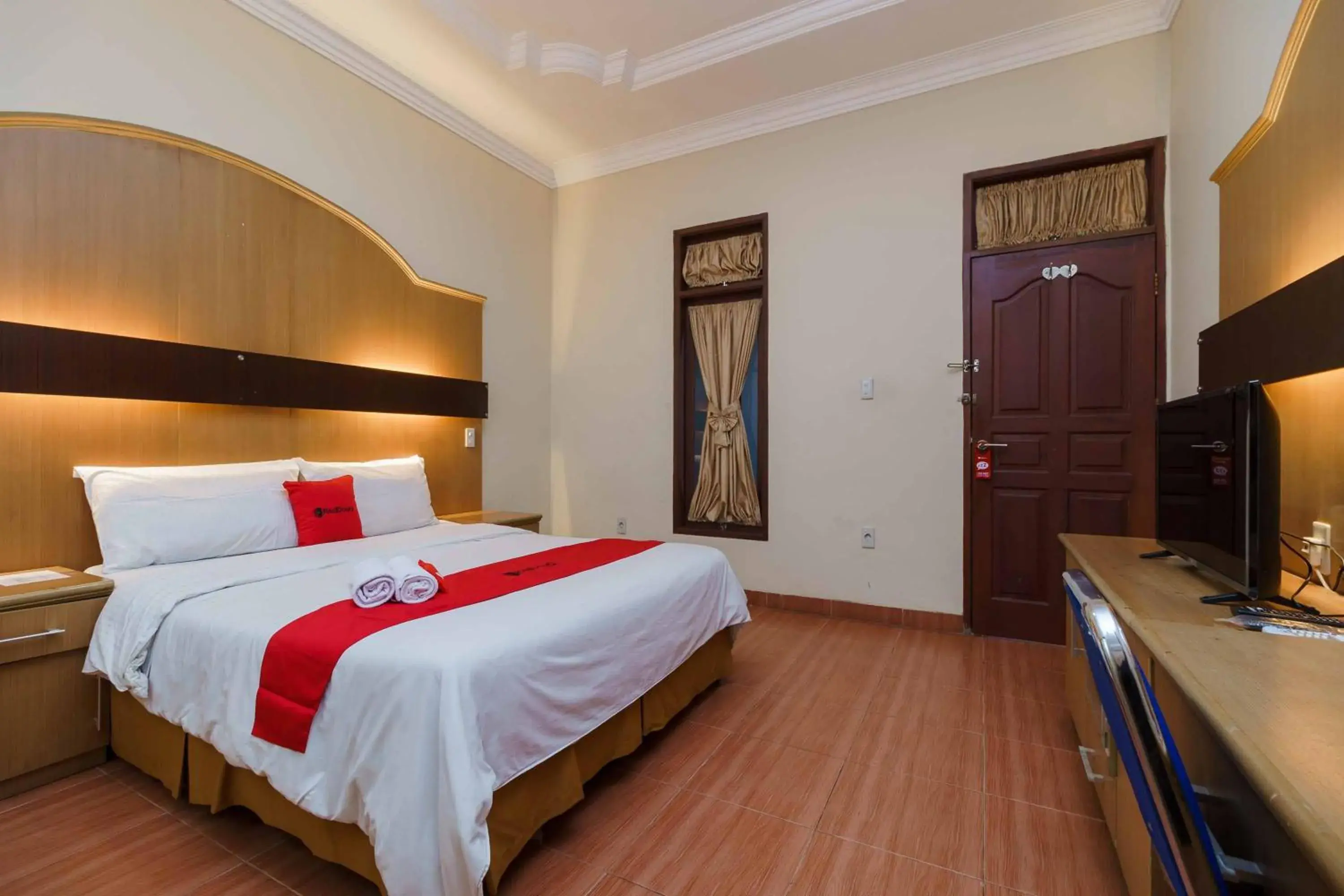 Bed in RedDoorz near RS Harapan Pematang Siantar Bed in RedDoorz near RS Harapan Pematang Siantar