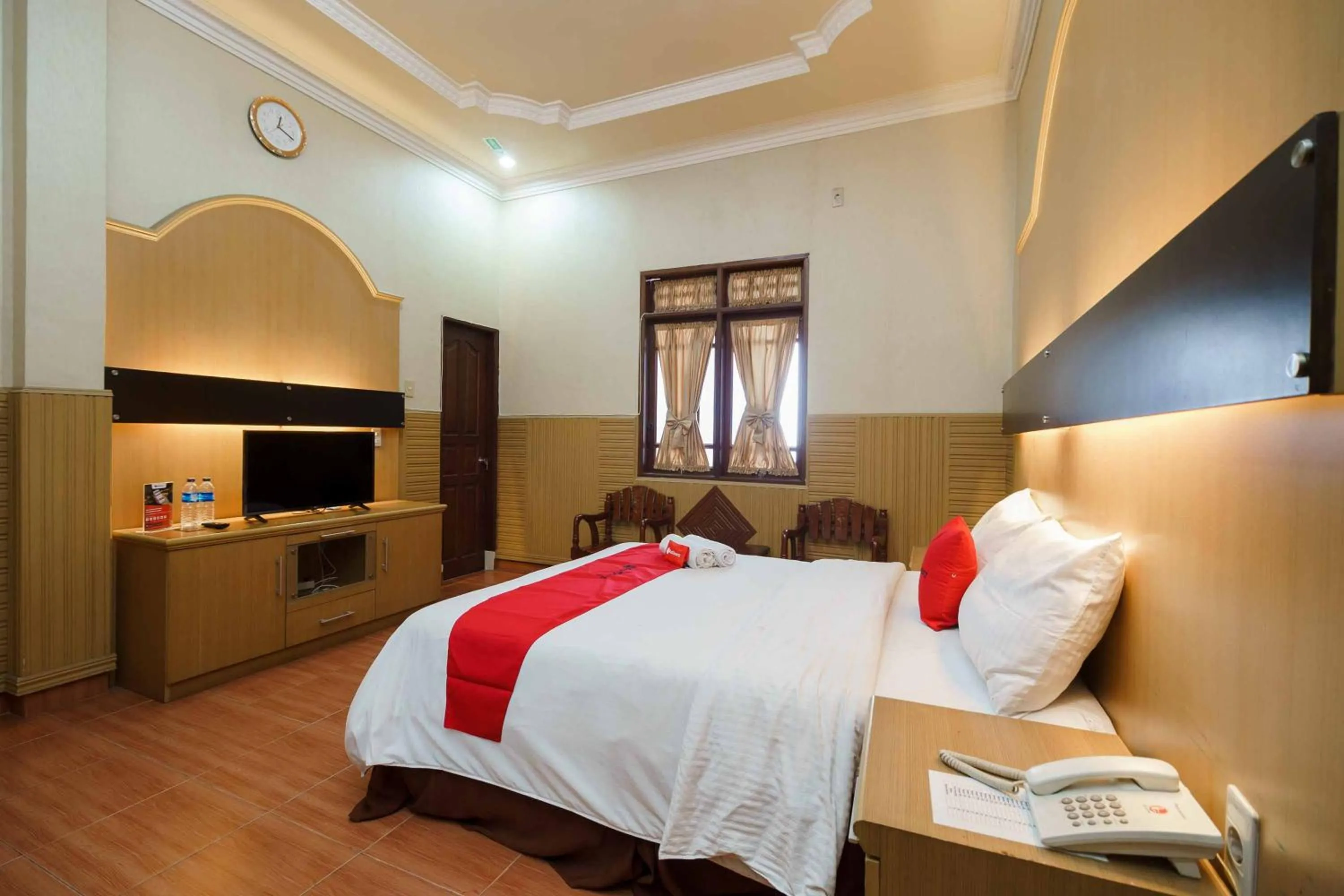 Bed in RedDoorz near RS Harapan Pematang Siantar