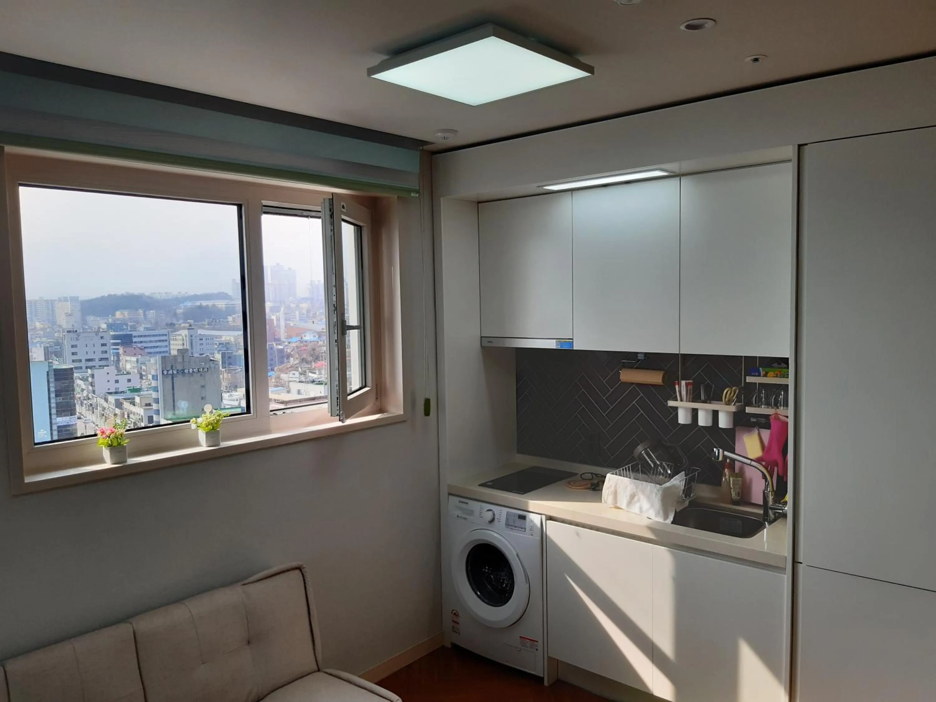 Kitchen or kitchenette in SunriseHotel JuniorSuite room11F Ocean view, Netflix O