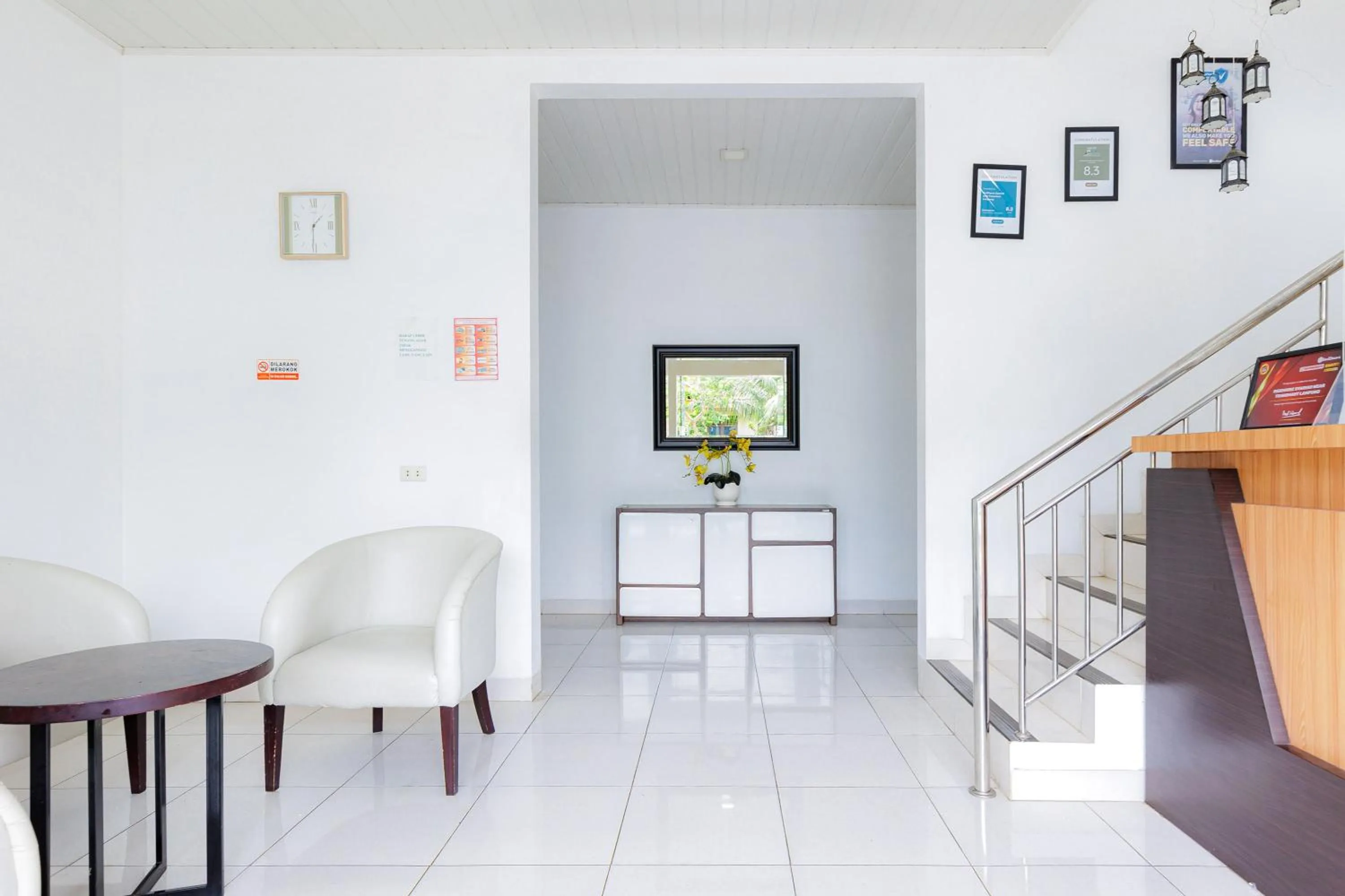 Lobby or reception in RedDoorz Syariah near Transmart Lampung