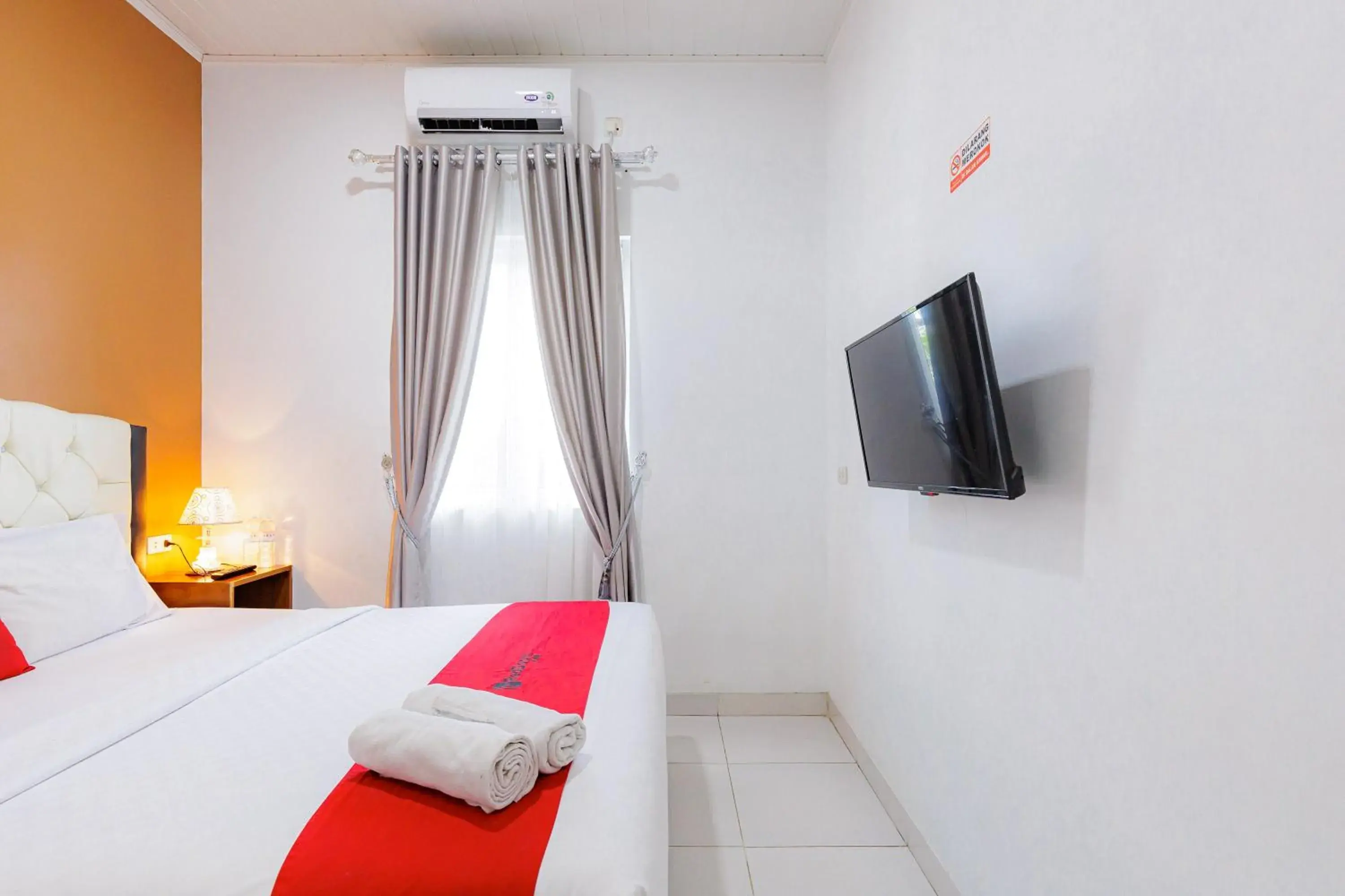 Bedroom, Bed in RedDoorz Syariah near Transmart Lampung Bedroom, Bed in RedDoorz Syariah near Transmart Lampung