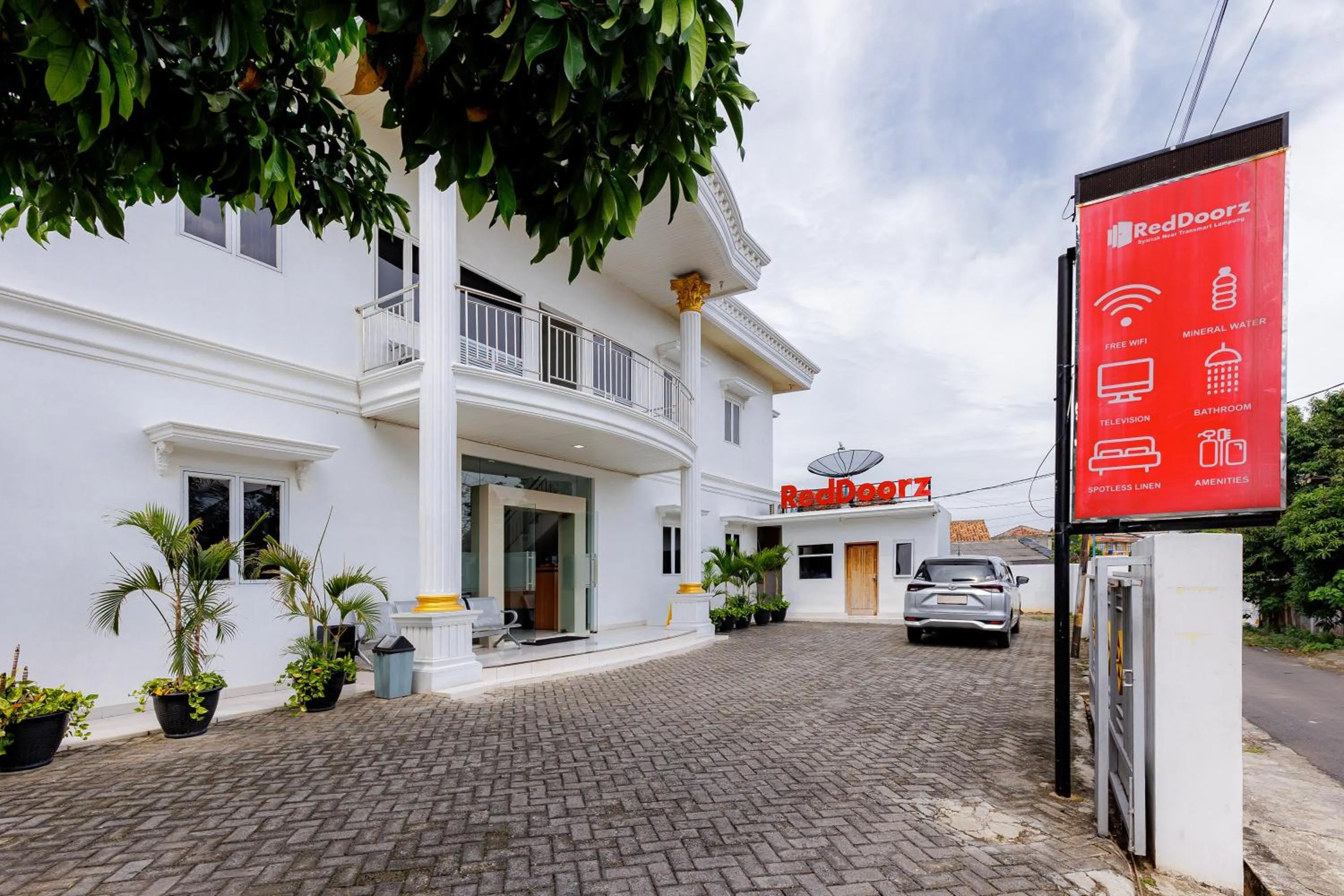 Property building in RedDoorz Syariah near Transmart Lampung