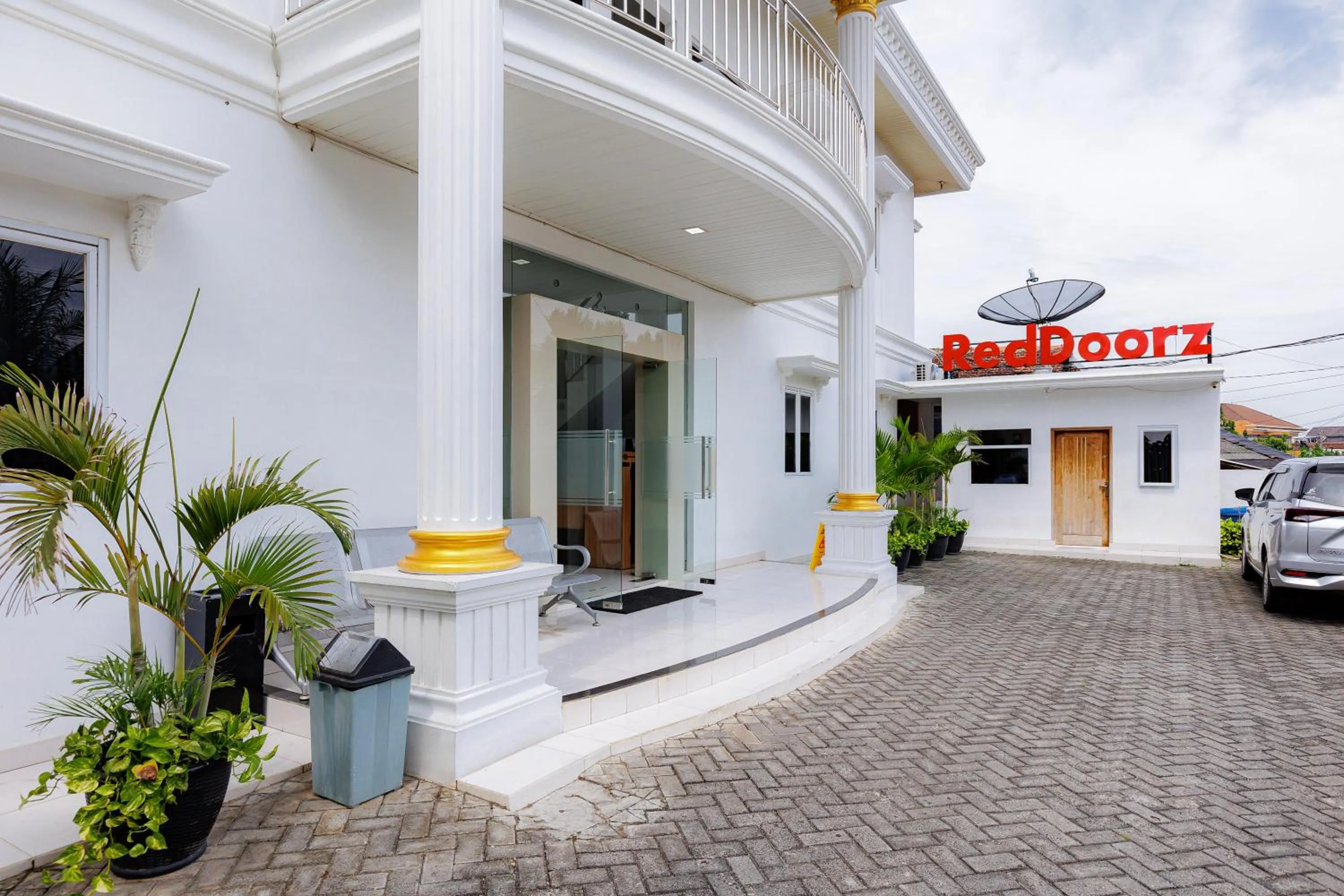 Property building in RedDoorz Syariah near Transmart Lampung