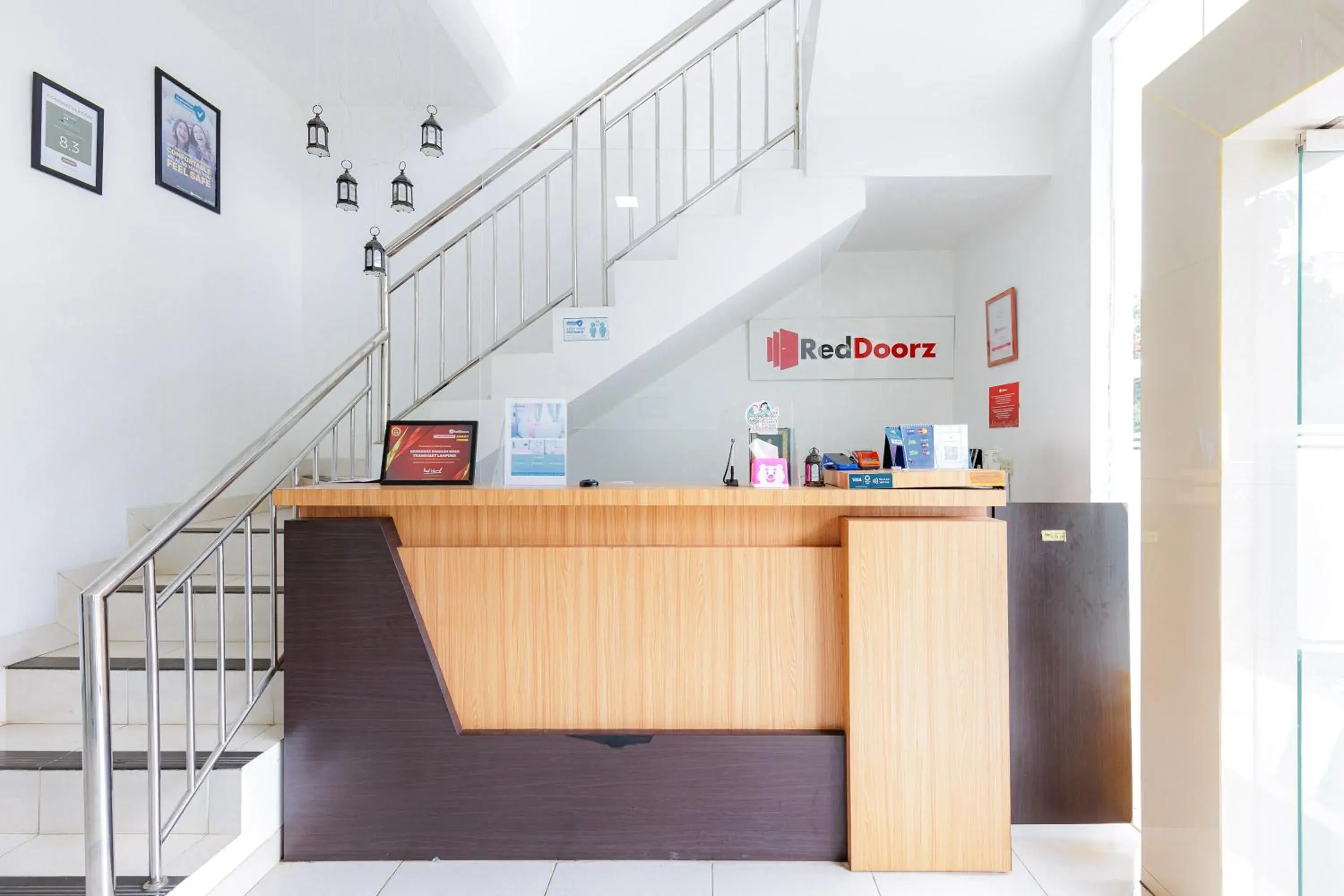 Lobby or reception in RedDoorz Syariah near Transmart Lampung Lobby or reception in RedDoorz Syariah near Transmart Lampung