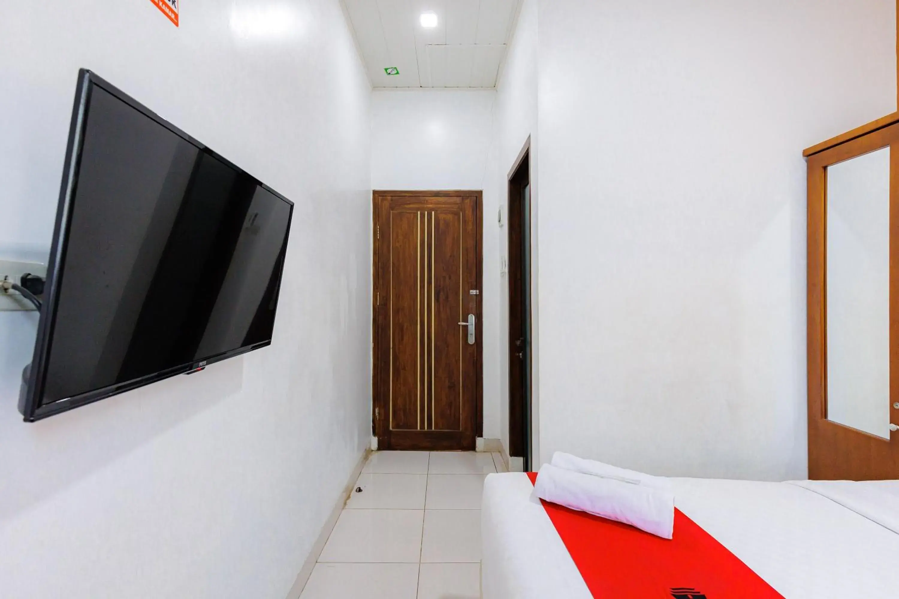 Bedroom, Bed in RedDoorz Syariah near Transmart Lampung Bedroom, Bed in RedDoorz Syariah near Transmart Lampung
