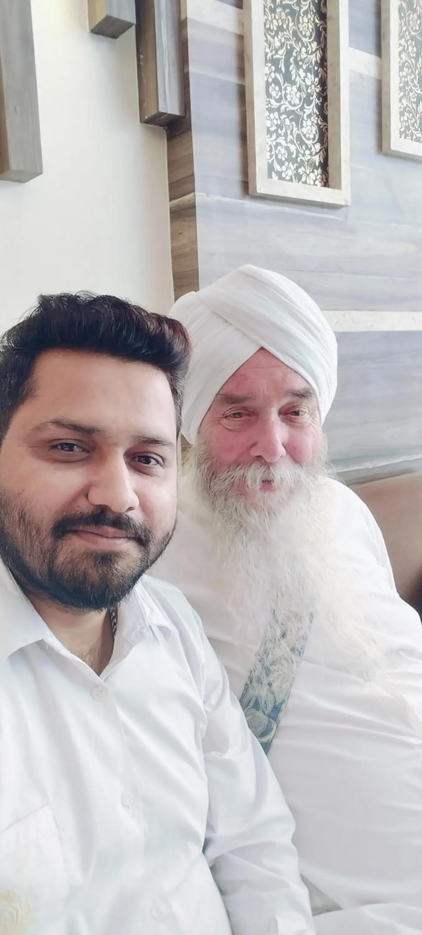 group of guests in Hotel Heaven View - 50m From Golden Temple