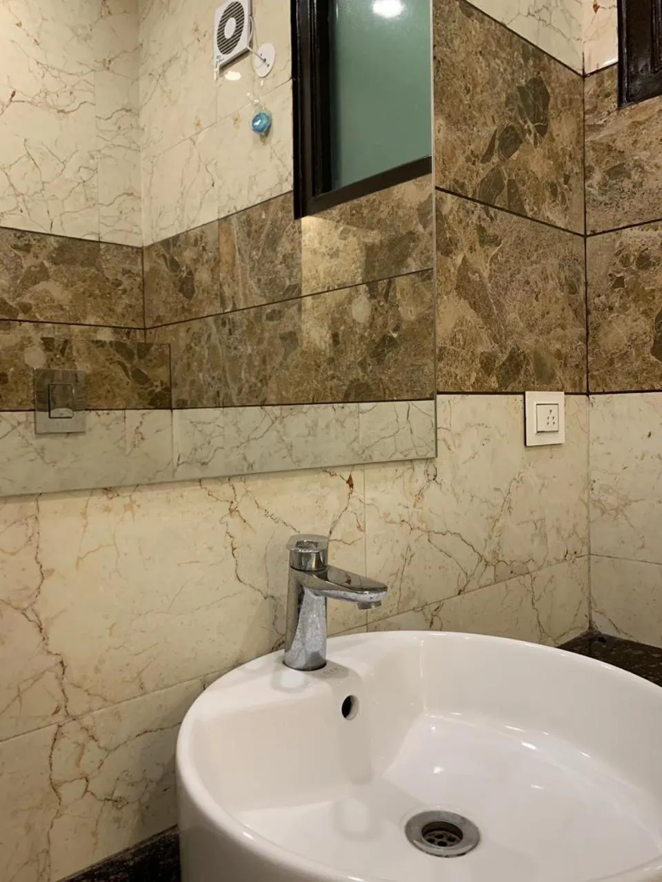 Bathroom in Hotel Heaven View - 50m From Golden Temple