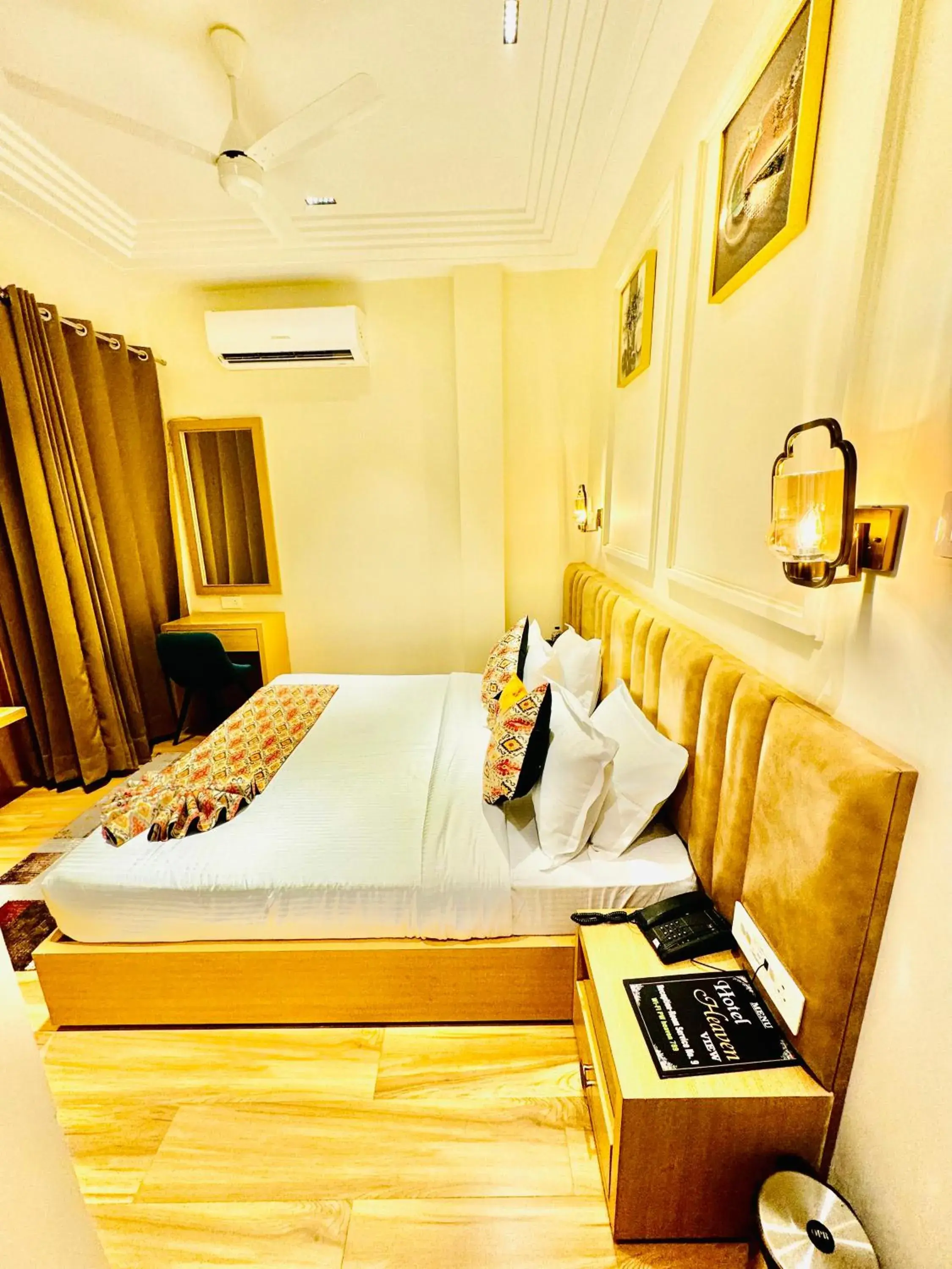 Deluxe Queen Suite in Hotel Heaven View - 50m From Golden Temple Deluxe Queen Suite in Hotel Heaven View - 50m From Golden Temple
