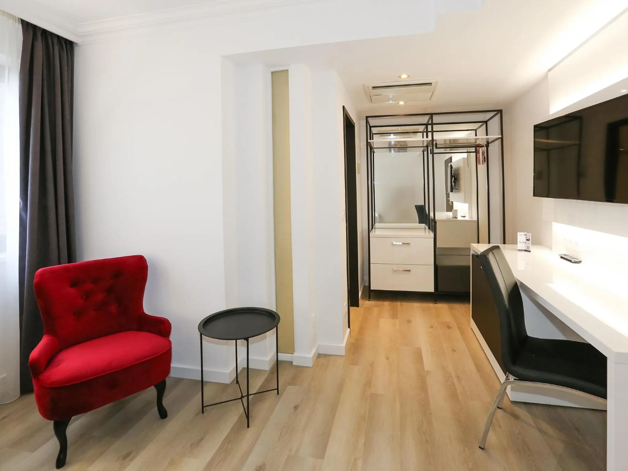 Photo of the whole room, Bed in DORMERO Hotel Meerbusch