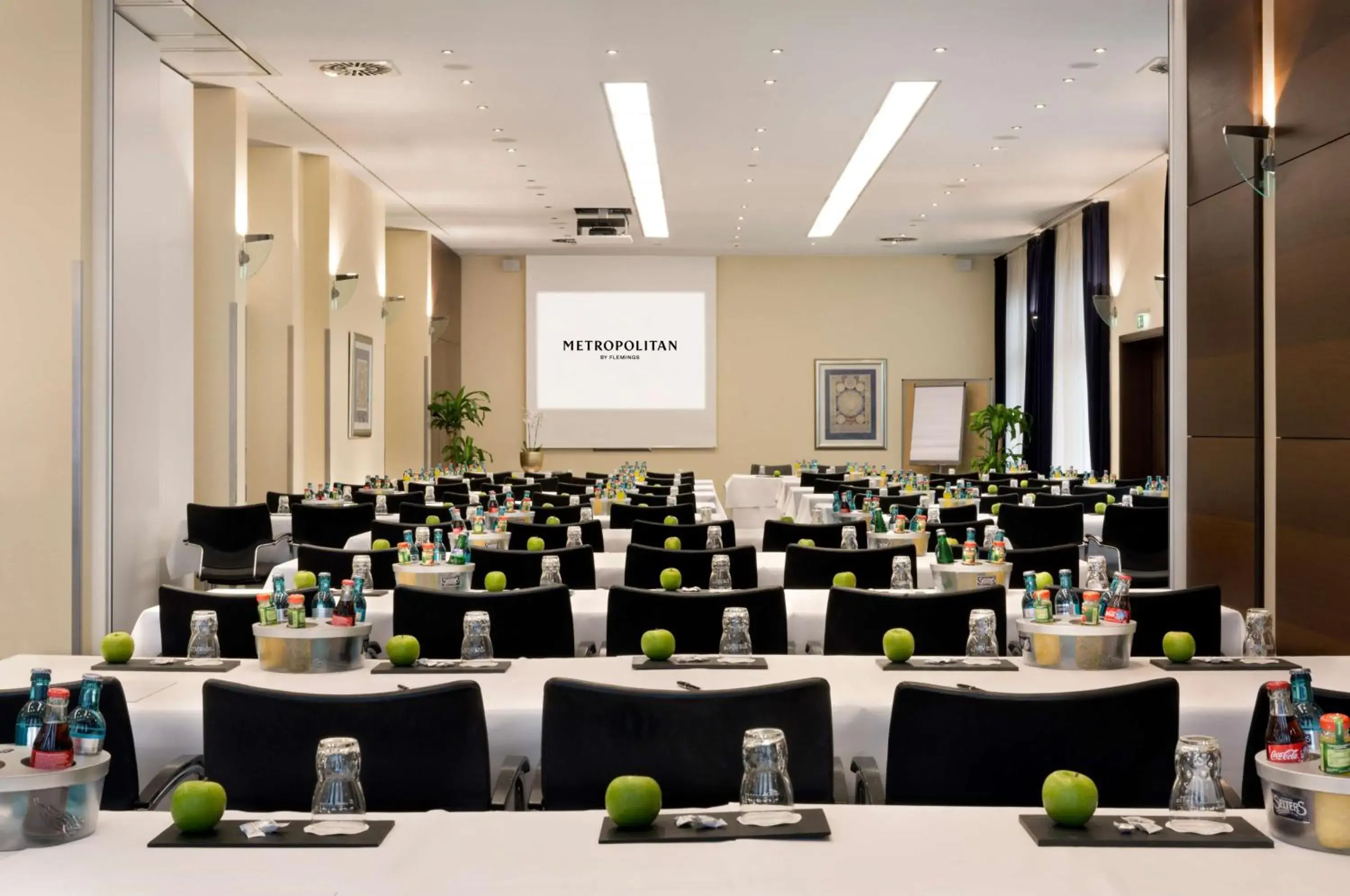 Meeting/conference room in Metropolitan Hotel by Flemings