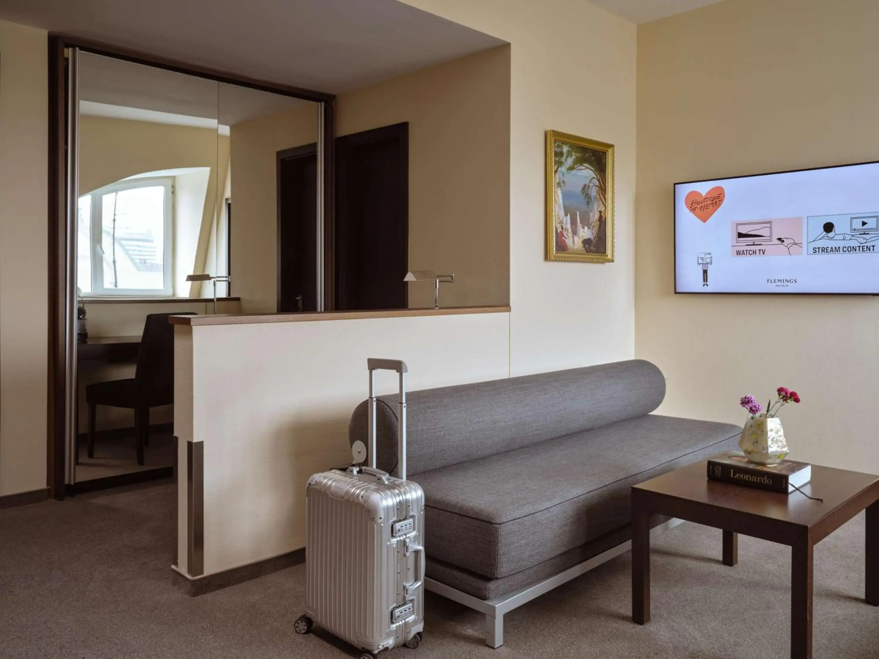 Living room in Metropolitan Hotel by Flemings Living room in Metropolitan Hotel by Flemings