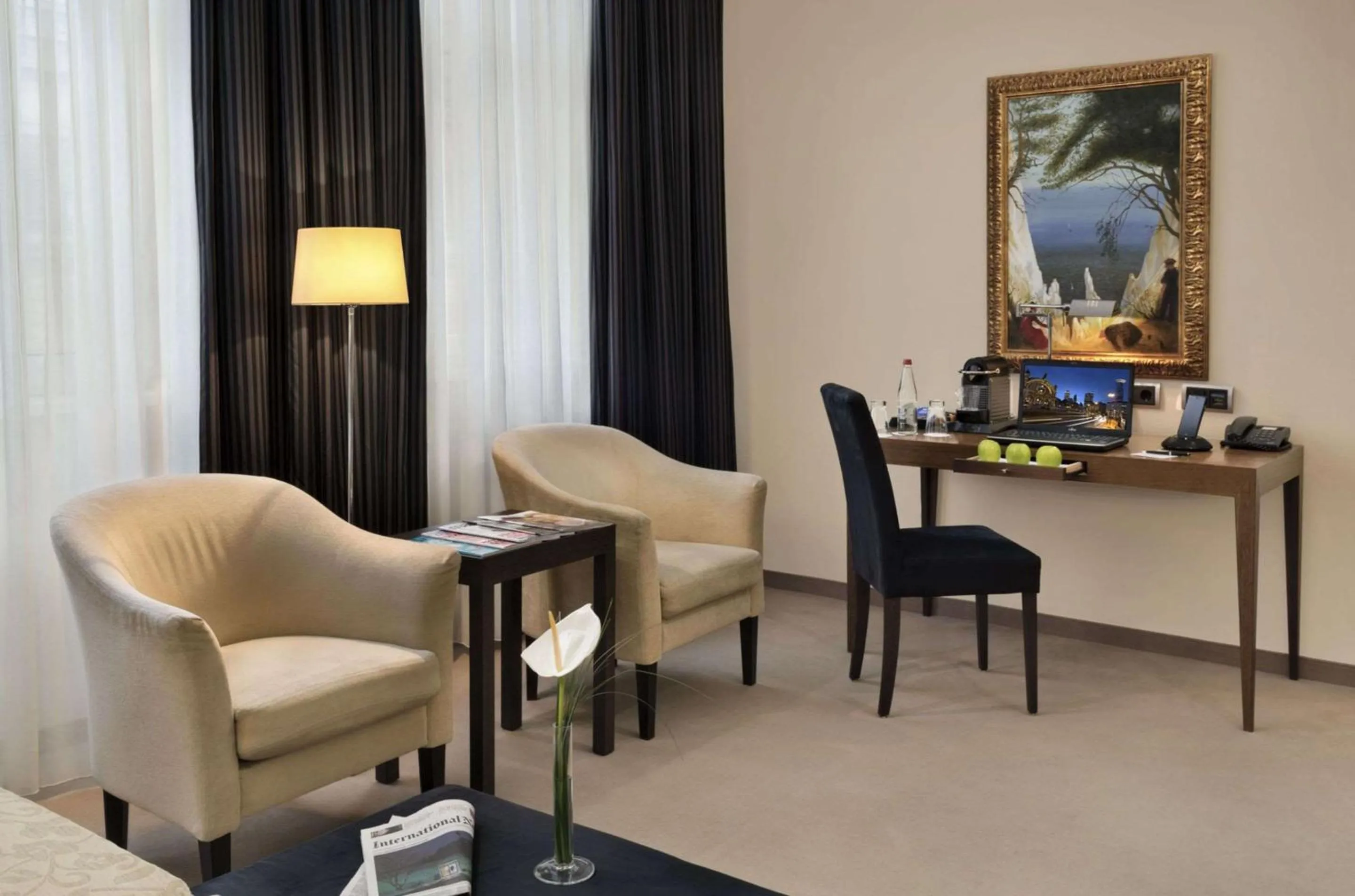 Bedroom in Metropolitan Hotel by Flemings