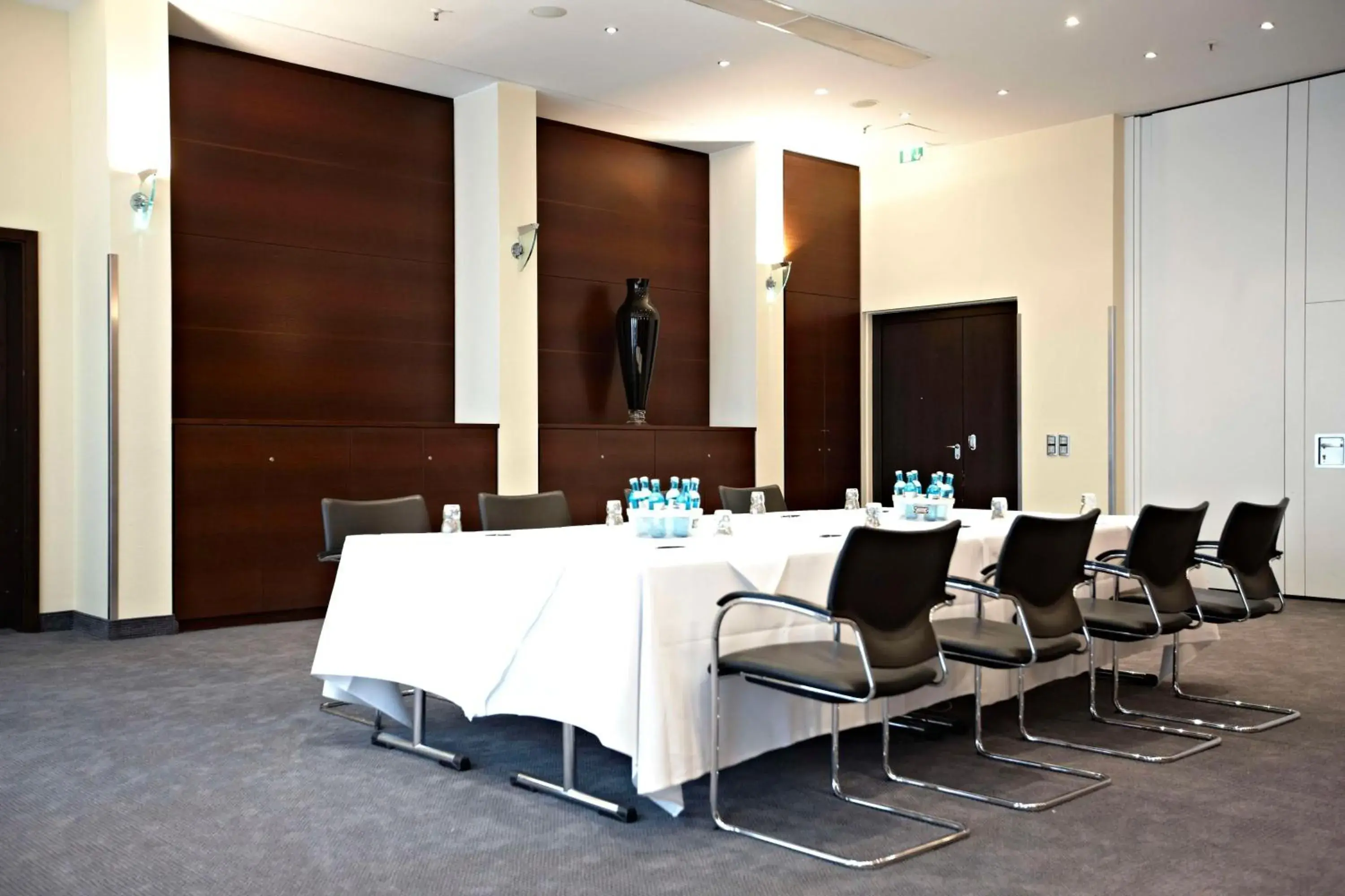 Meeting/conference room in Metropolitan Hotel by Flemings