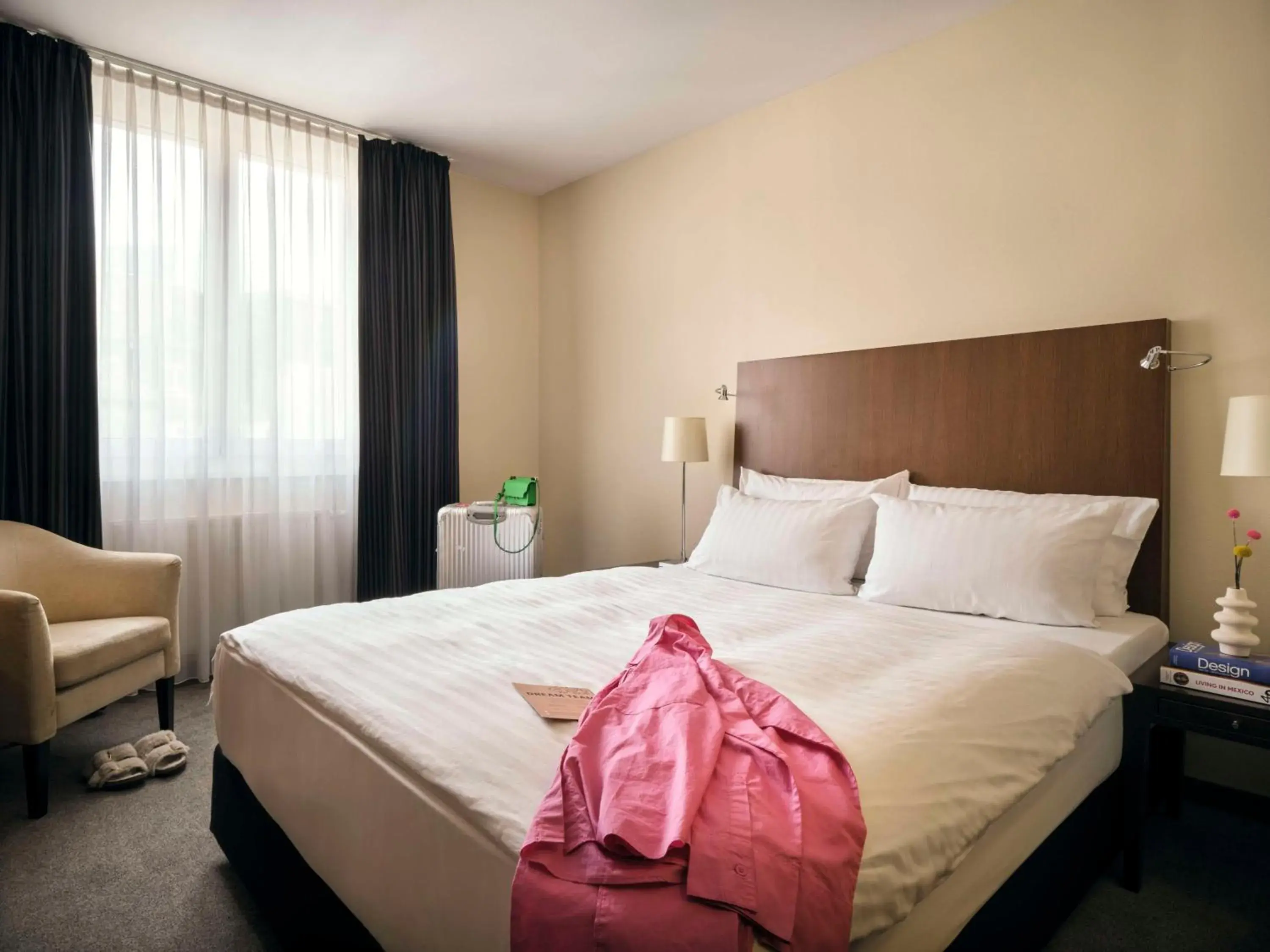 Bedroom, Bed in Metropolitan Hotel by Flemings