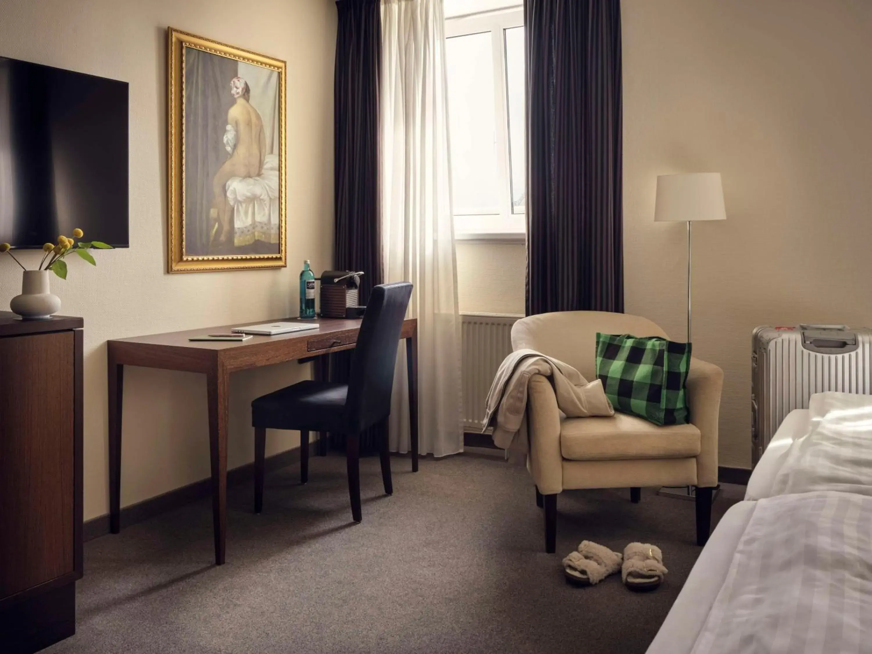 Superior Plus King Room - single occupancy in Metropolitan Hotel by Flemings Superior Plus King Room - single occupancy in Metropolitan Hotel by Flemings