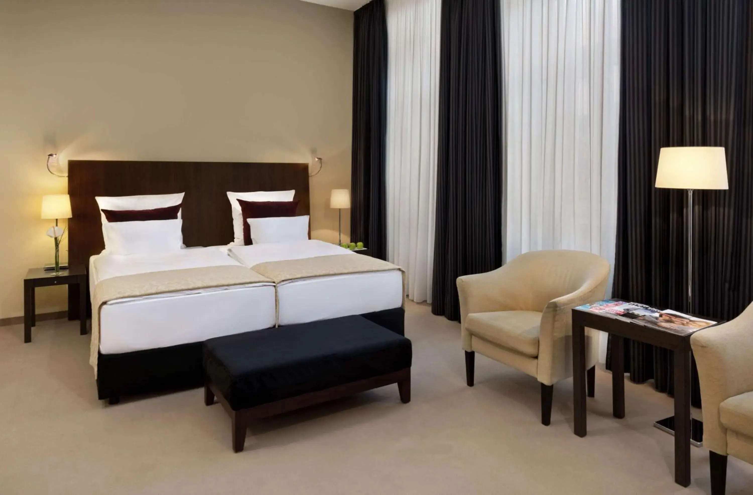 Bed in Metropolitan Hotel by Flemings