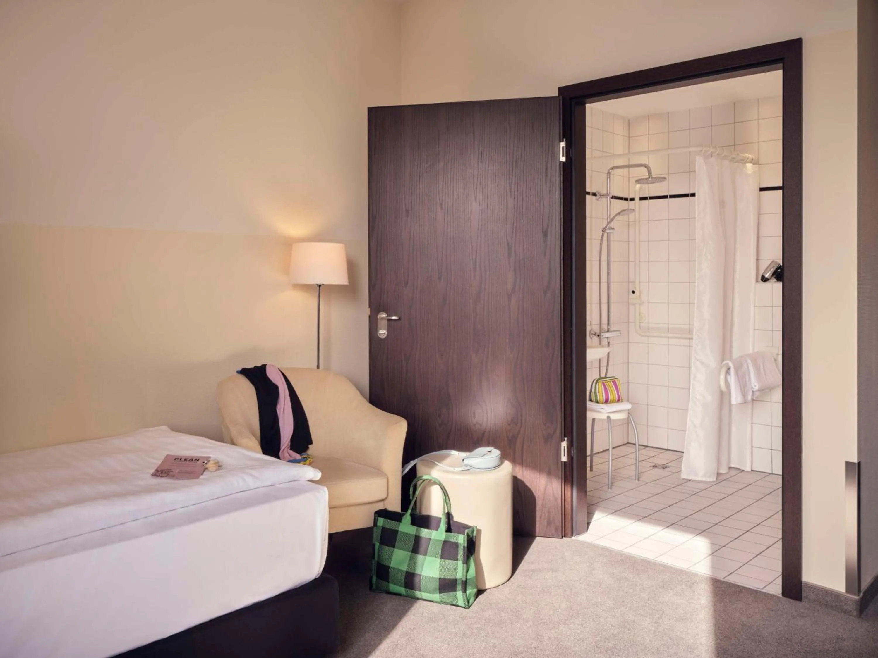 Bedroom, Bed in Metropolitan Hotel by Flemings