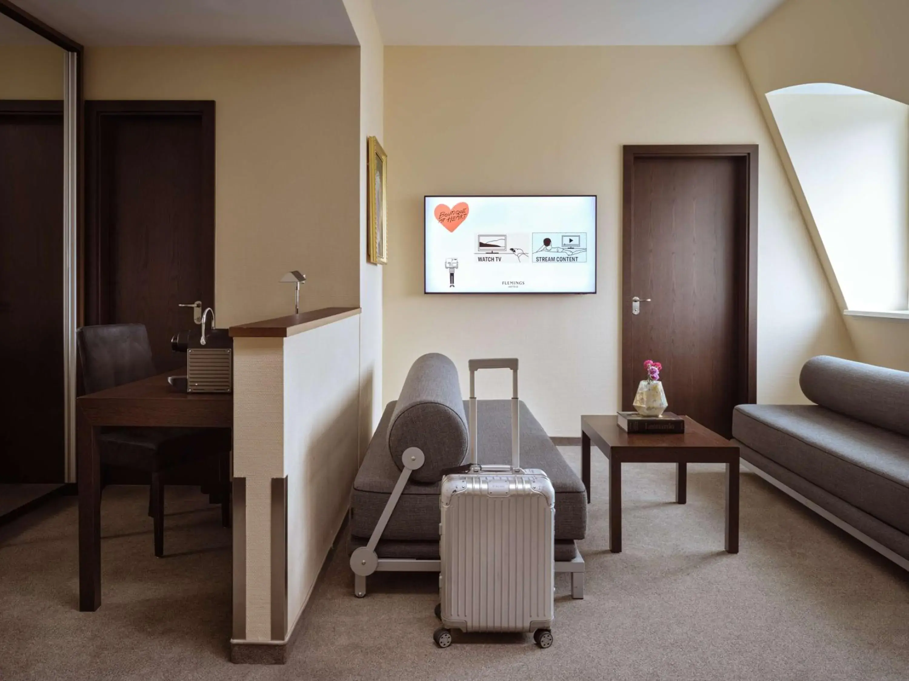 Living room in Metropolitan Hotel by Flemings Living room in Metropolitan Hotel by Flemings