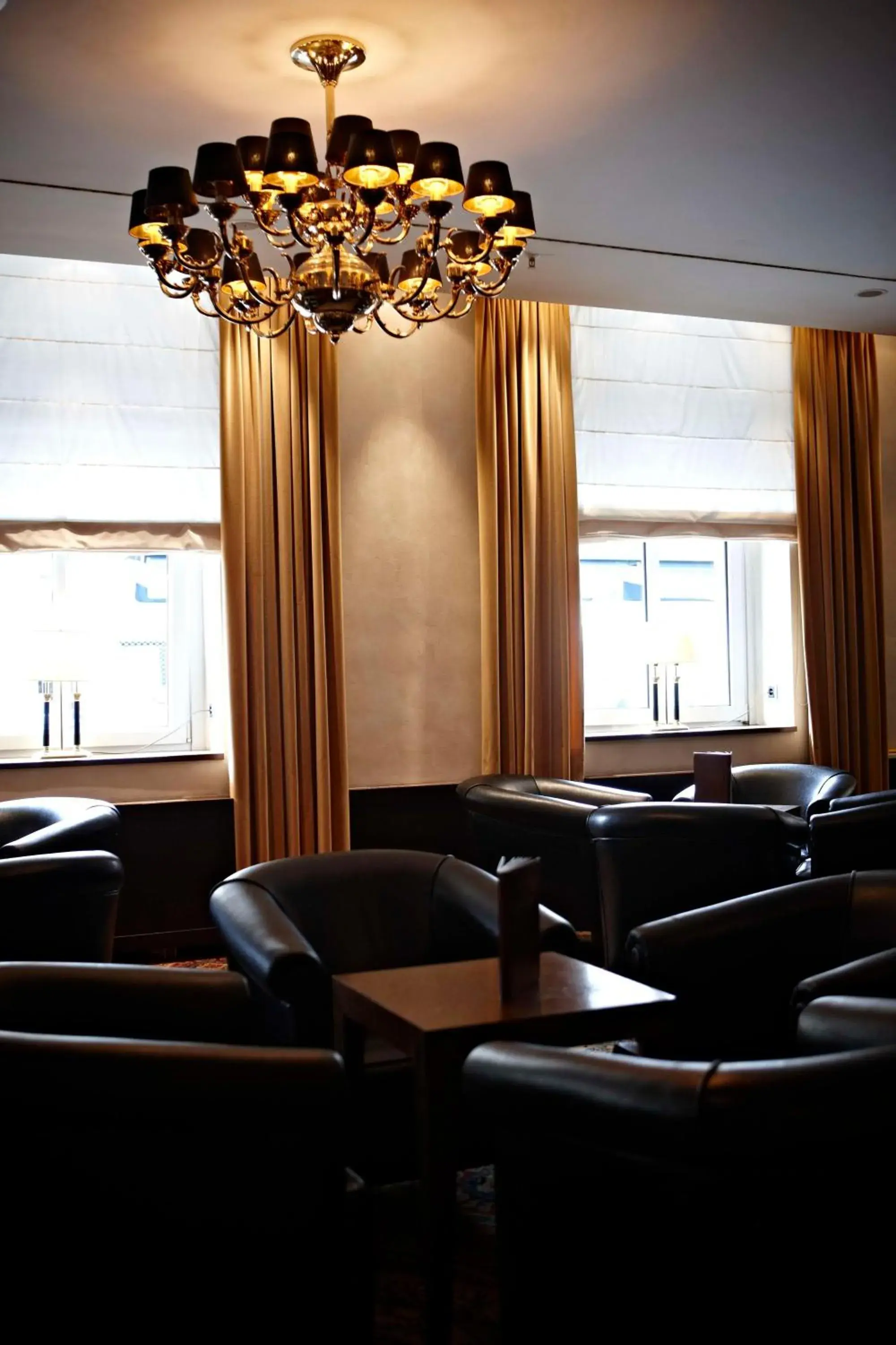 Lounge or bar, Seating Area in Metropolitan Hotel by Flemings
