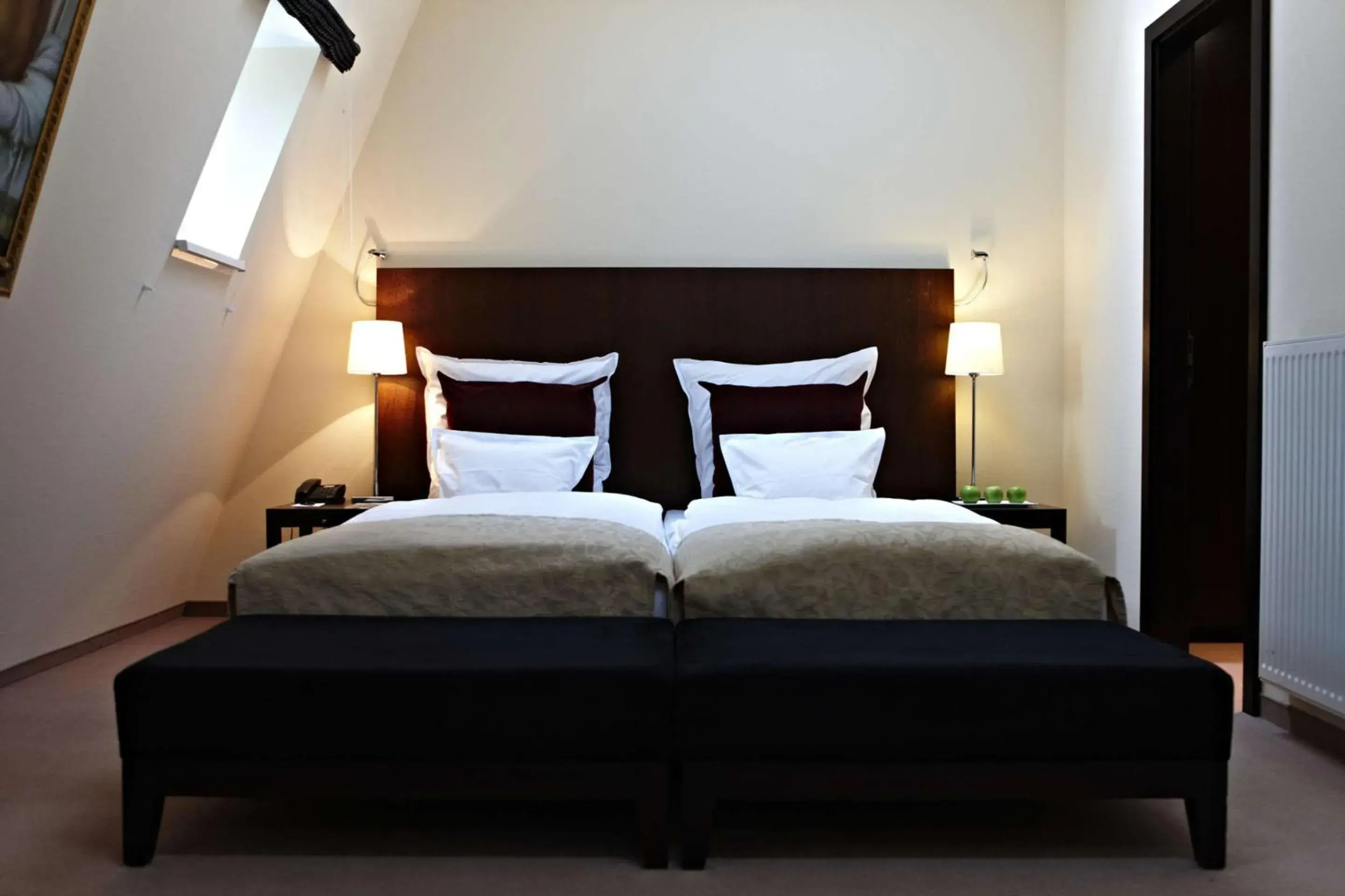 Bed in Metropolitan Hotel by Flemings