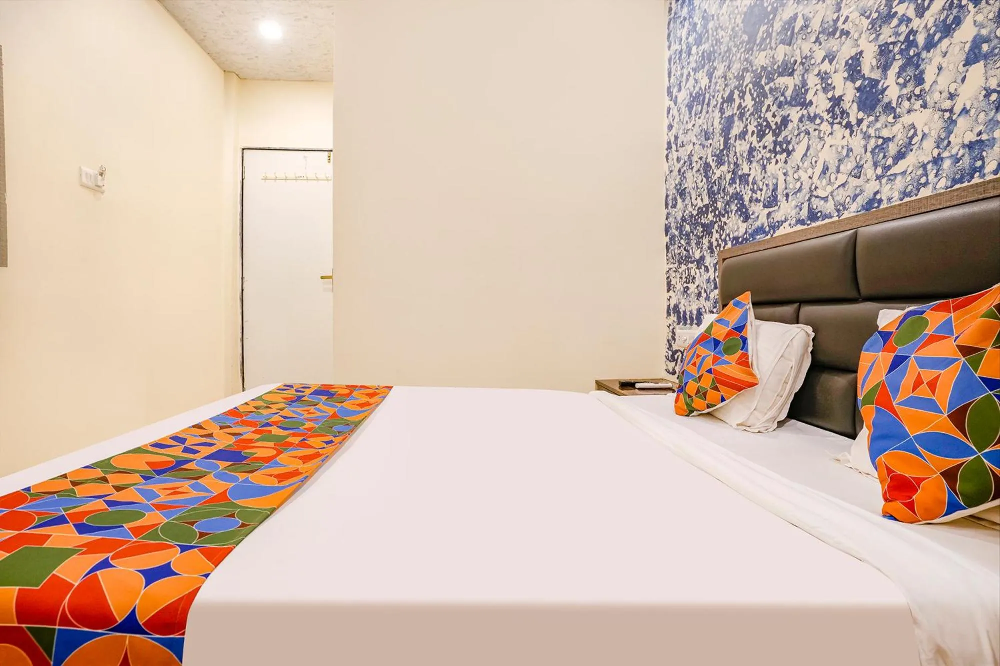 Bed in FabHotel The United - Nr Mumbai International Airport