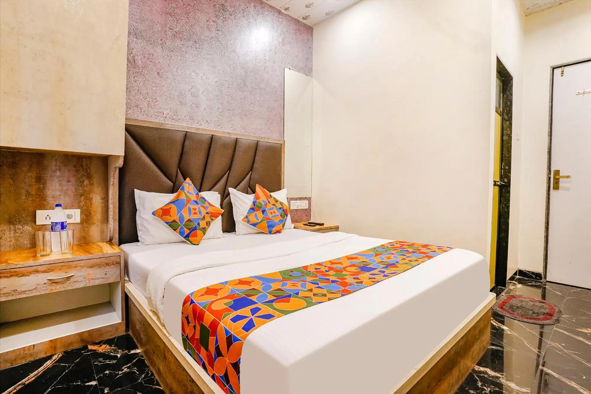 Bed in FabHotel The United - Nr Mumbai International Airport