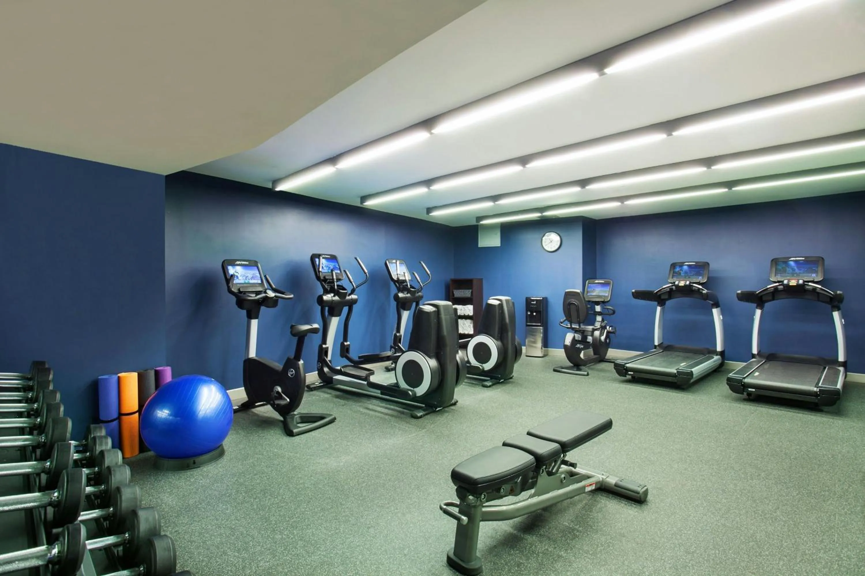 Fitness centre/facilities in Four Points by Sheraton New York Downtown