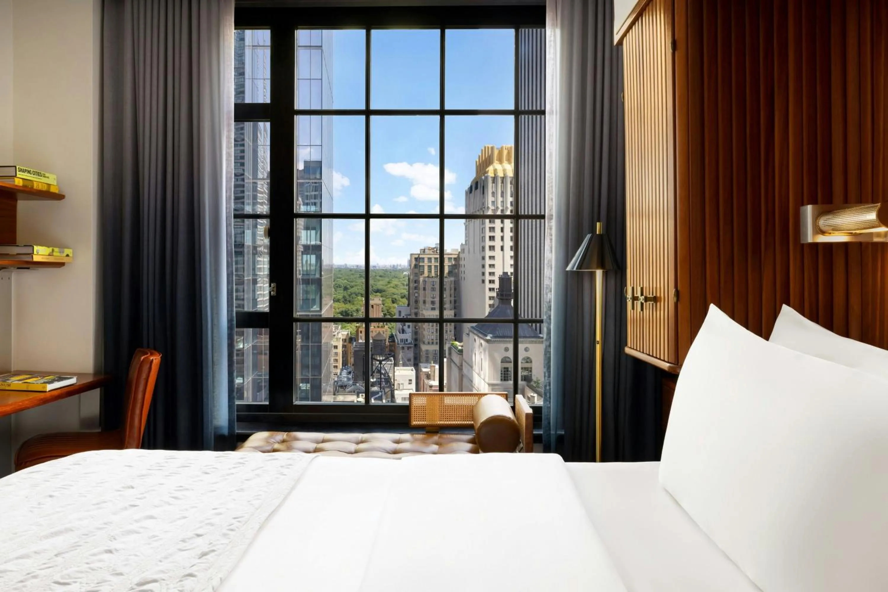 Photo of the whole room, Bed in Le Meridien New York, Central Park
