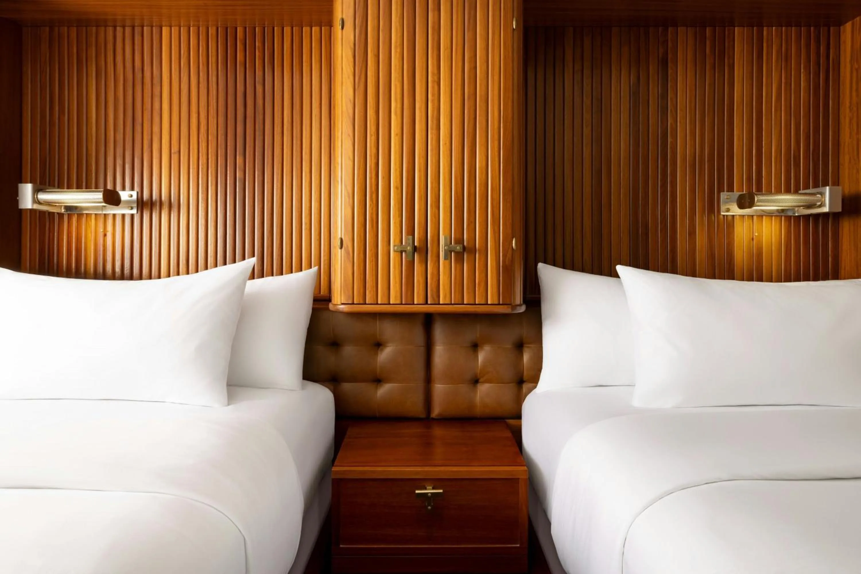 Photo of the whole room, Bed in Le Meridien New York, Central Park