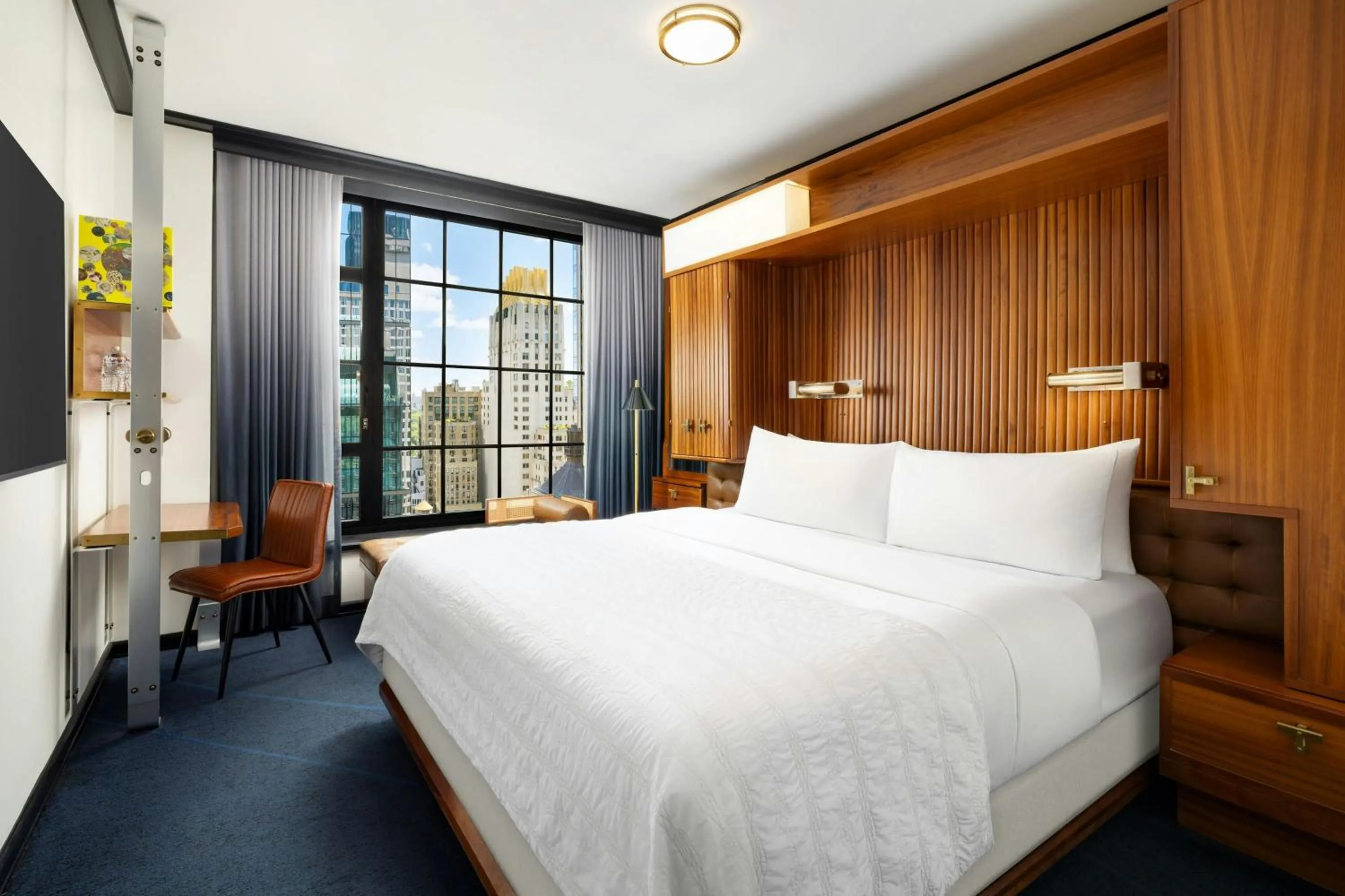 Photo of the whole room, Bed in Le Meridien New York, Central Park