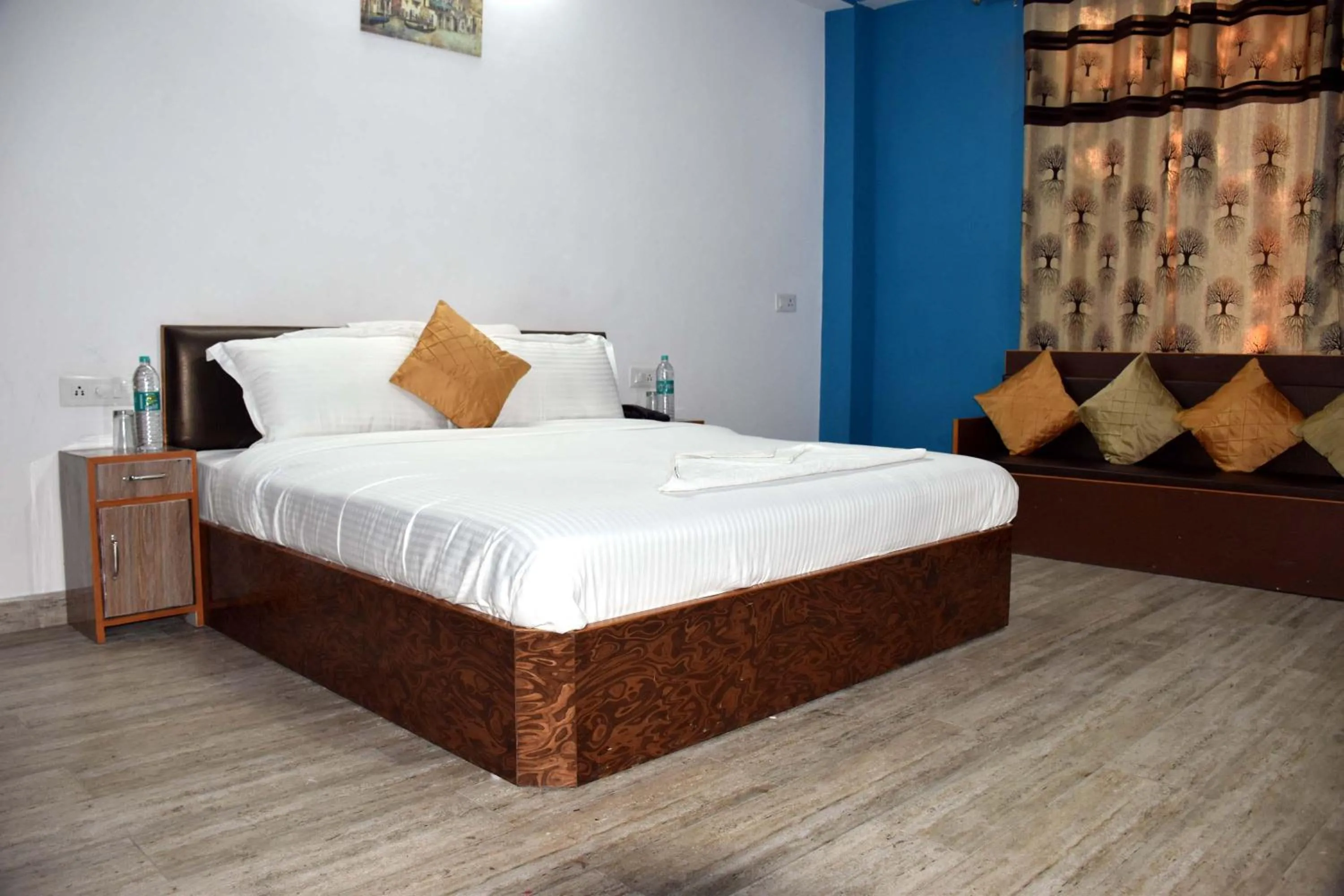 Bedroom in Whistling Alpines