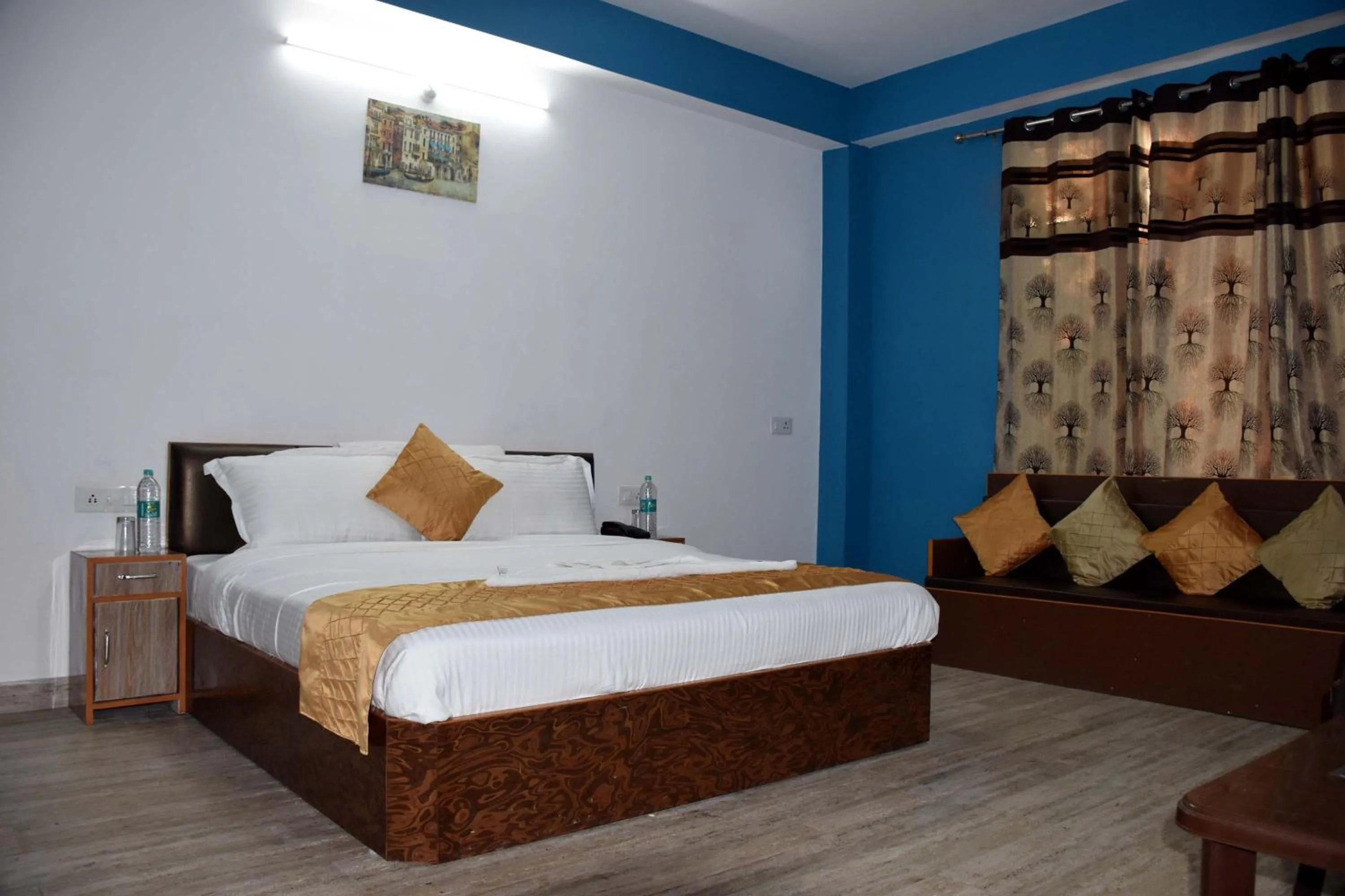 Bedroom in Whistling Alpines