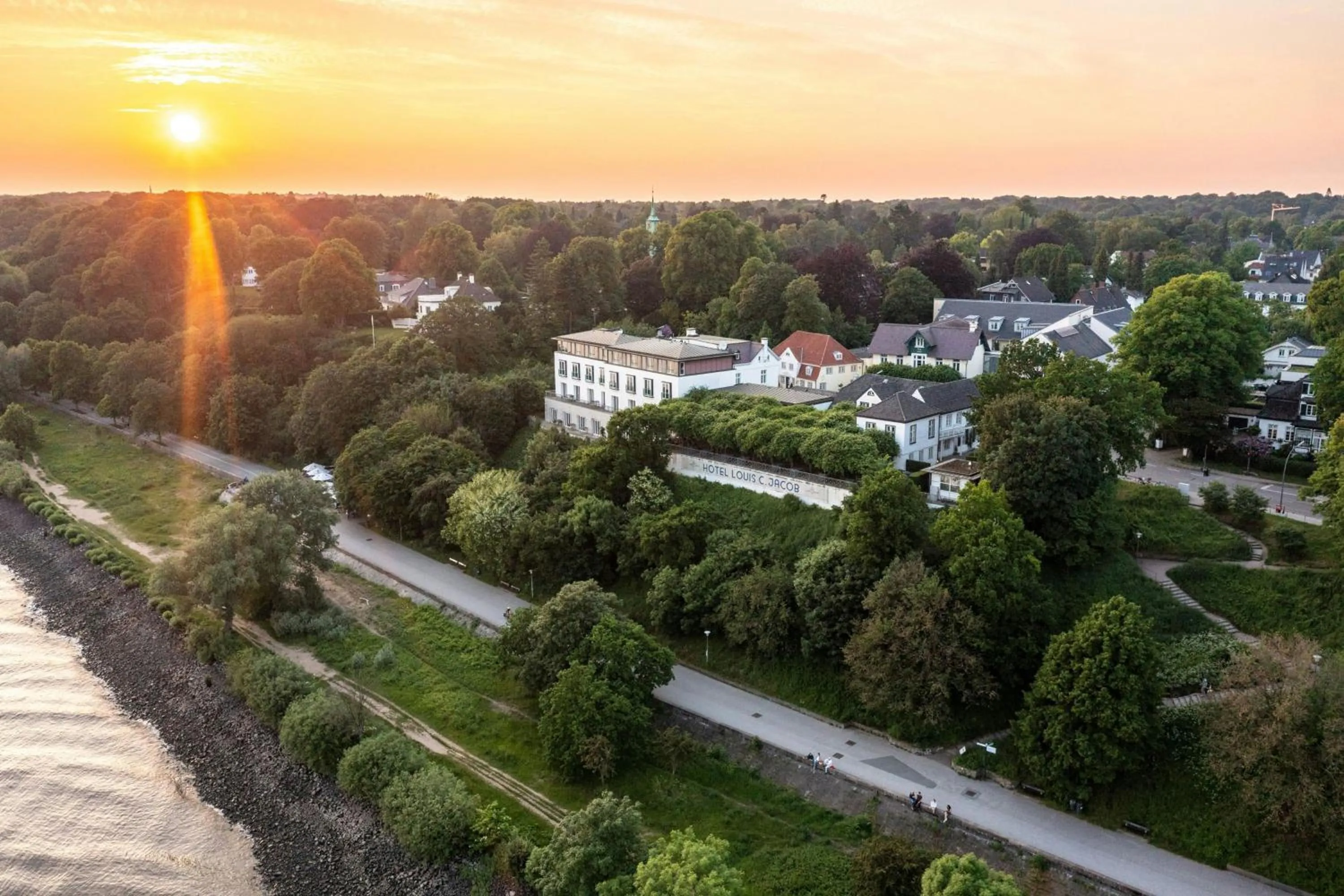 Property building in Louis C Jacob, Hamburg, Autograph Collection