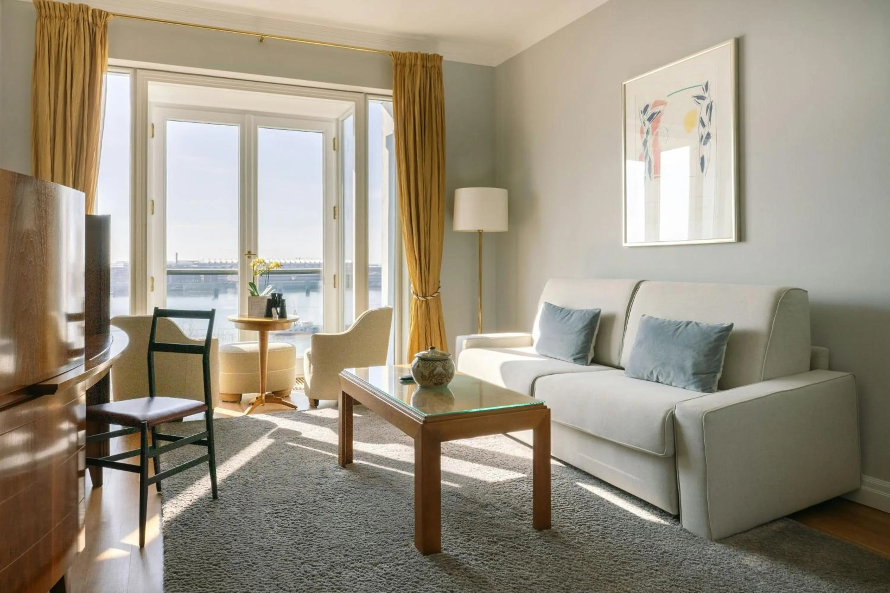 Living room in Louis C Jacob, Hamburg, Autograph Collection